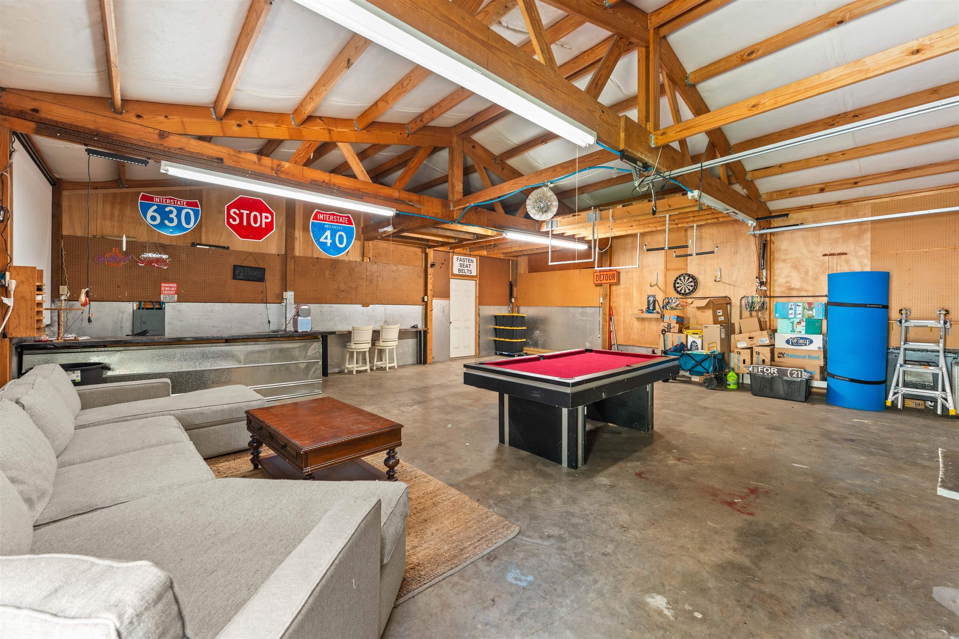BLOOMFIELD HILLS - Residential