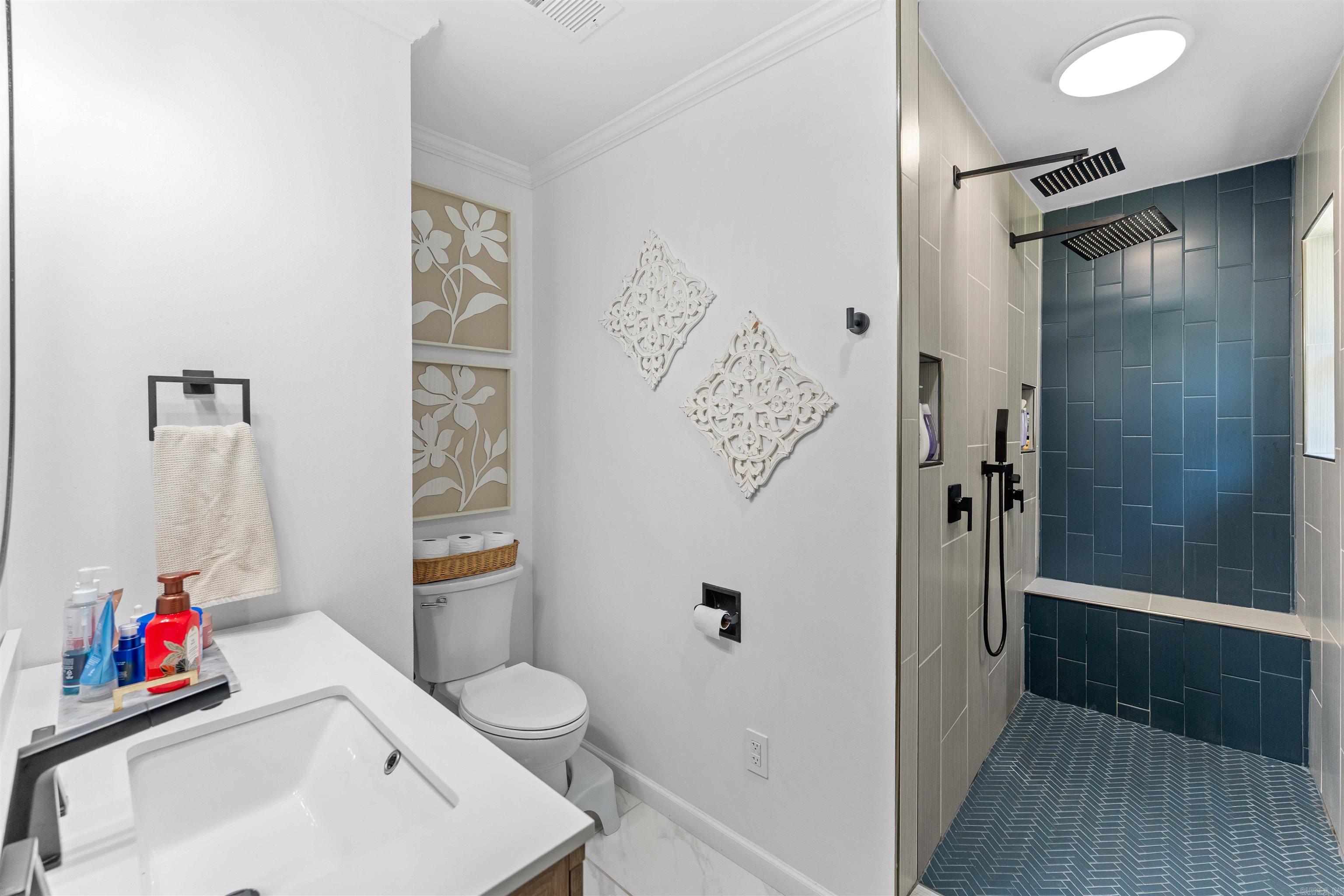 BLOOMFIELD HILLS - Residential