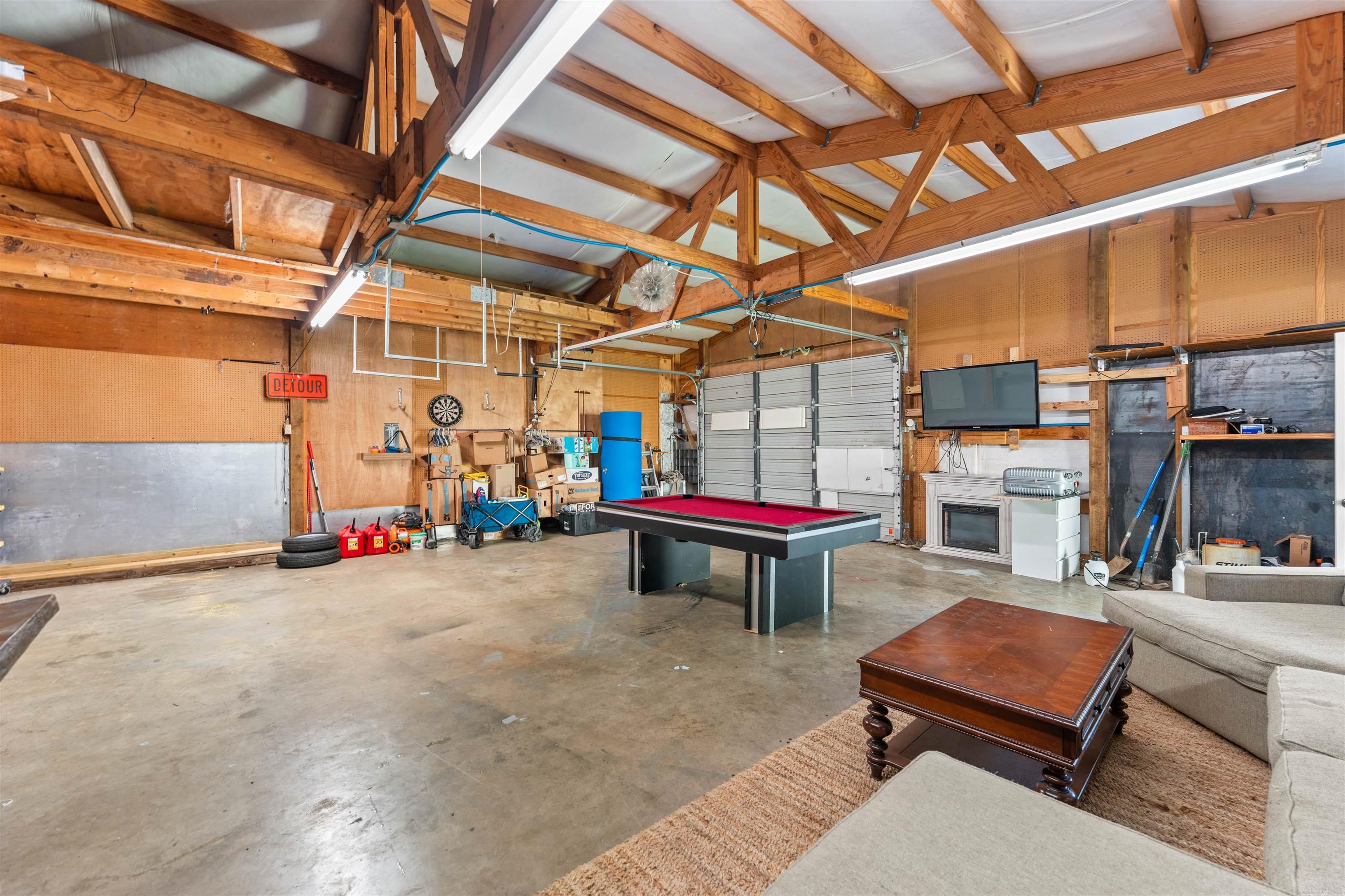 BLOOMFIELD HILLS - Residential