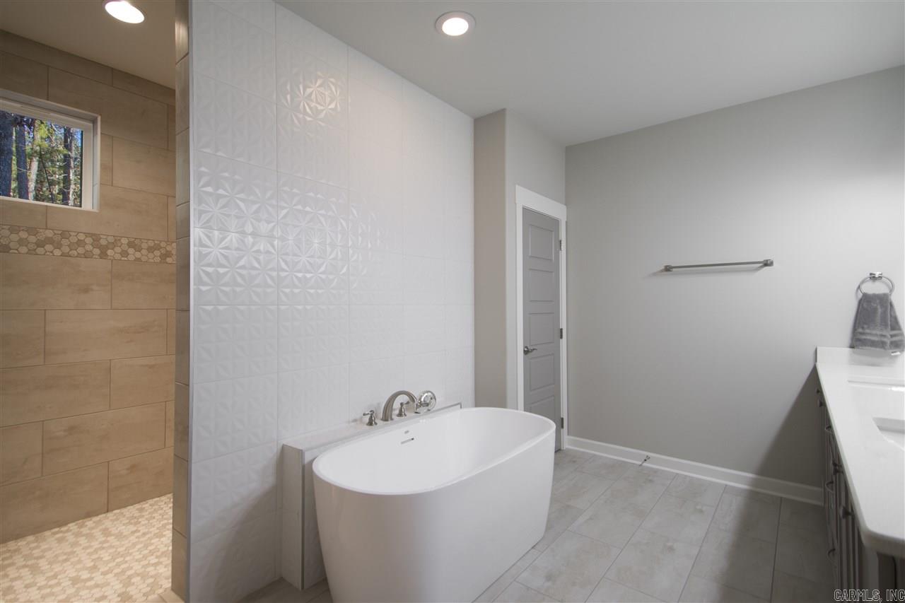MAUMELLE VALLEY ESTATES - Residential