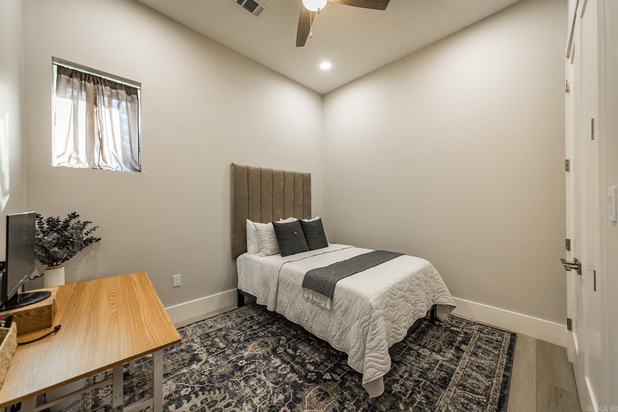 INDIAN HILLS - Residential