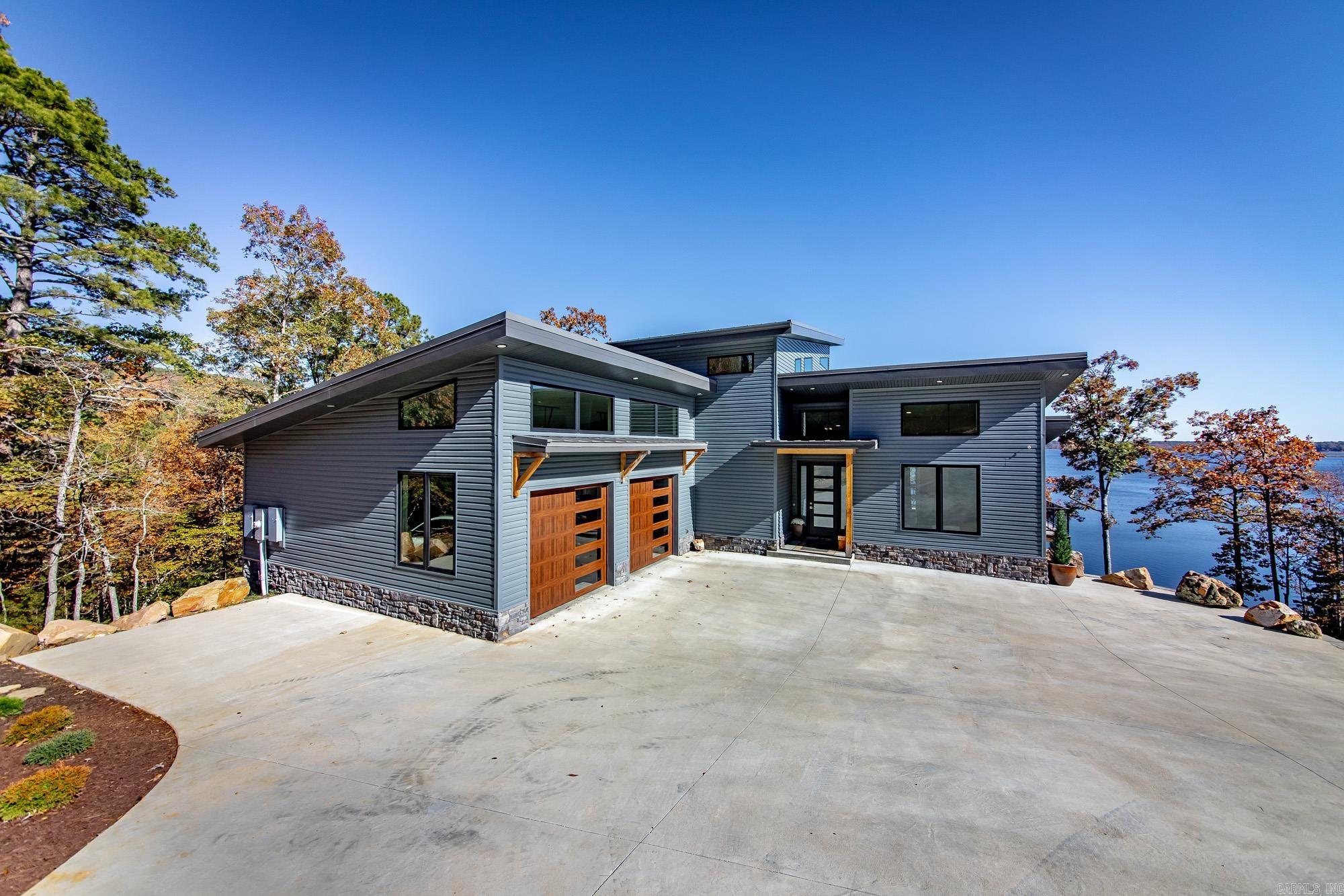 INDIAN HILLS - Residential
