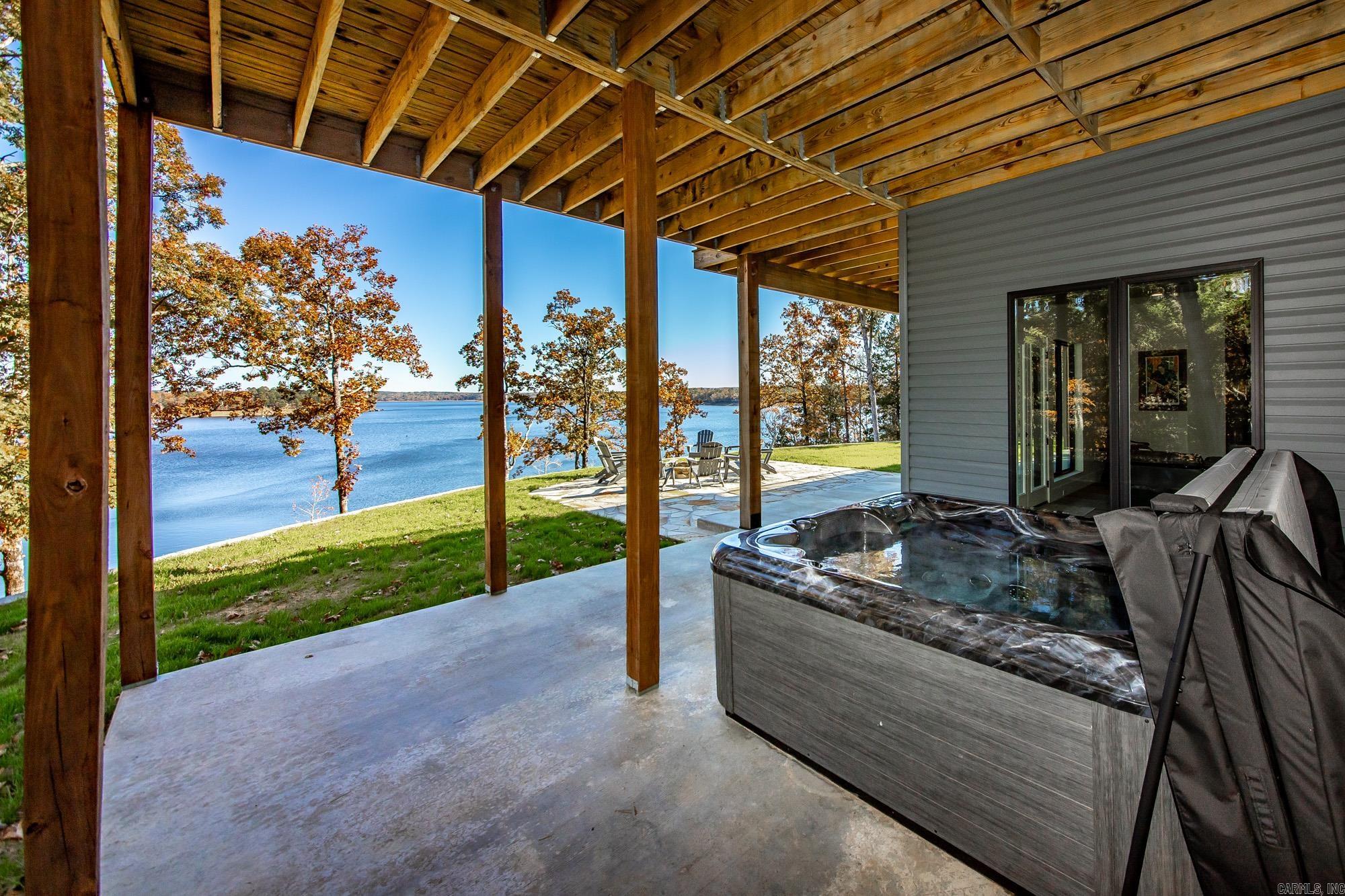INDIAN HILLS - Residential