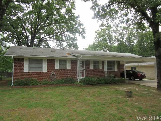 Super cute little starter home!  bed, 1 bath, 1217 sqft. on over half an acre! Gorgeous hardwood floors throughout! Amazing back porch!