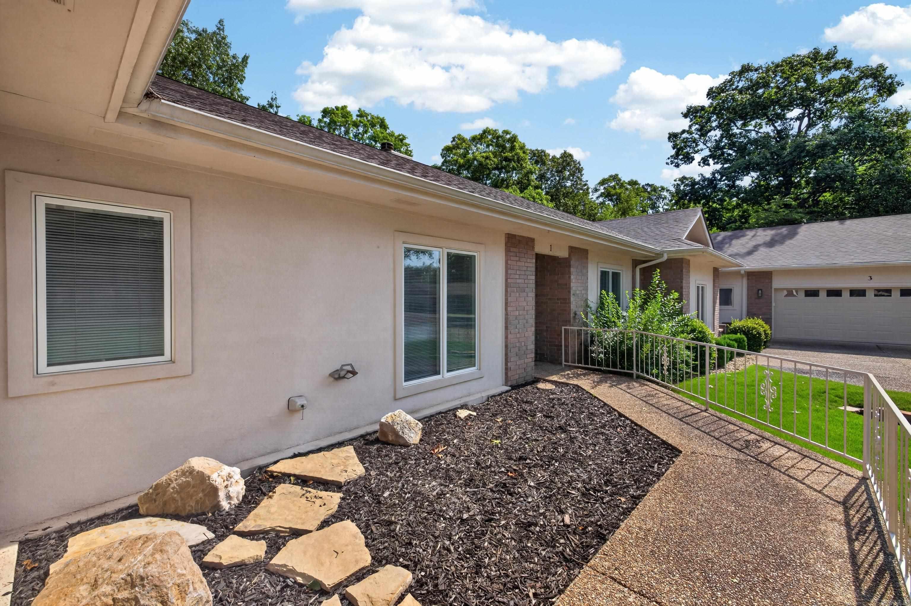 Megellan Courts - Residential