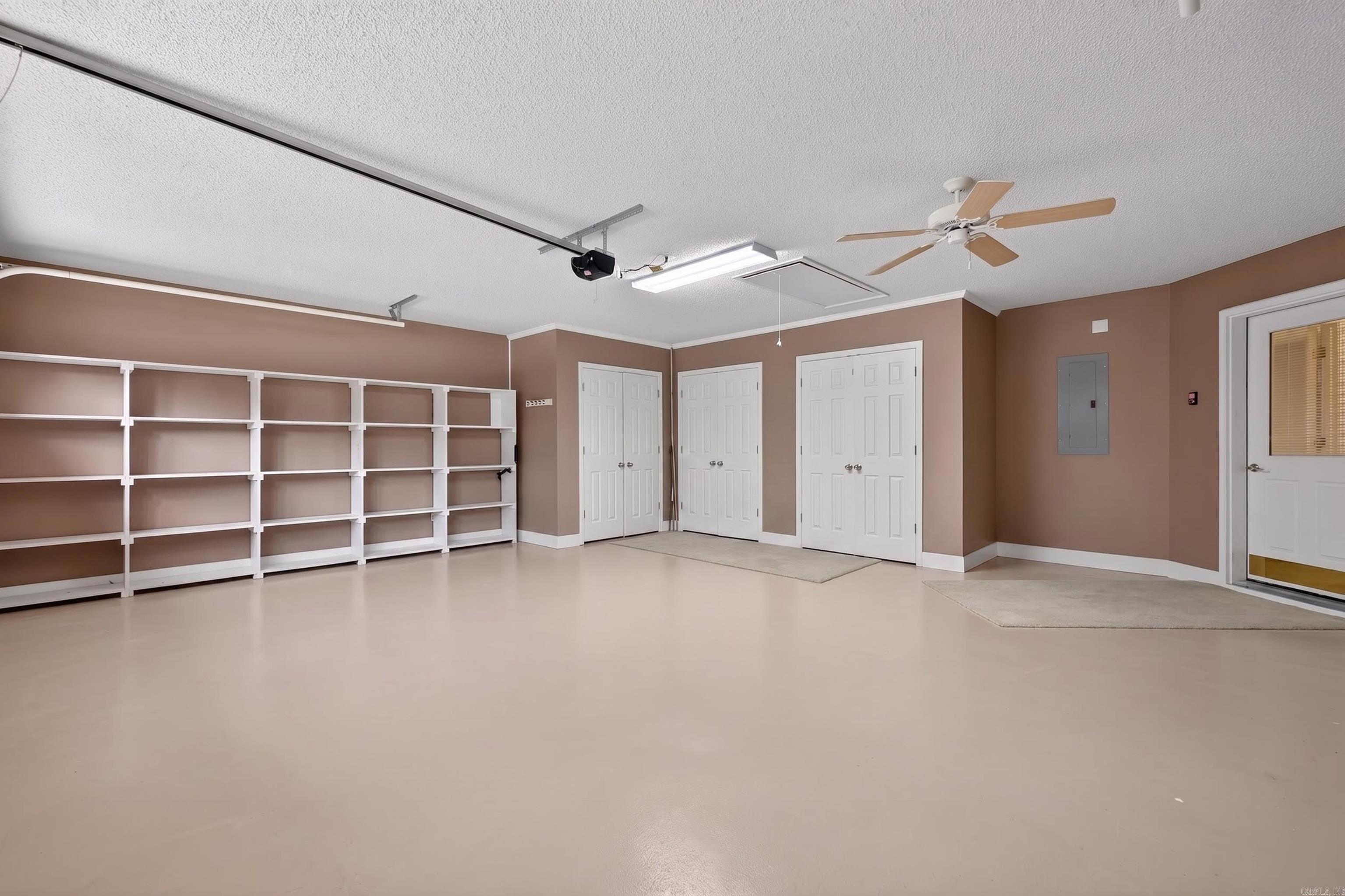 Megellan Courts - Residential