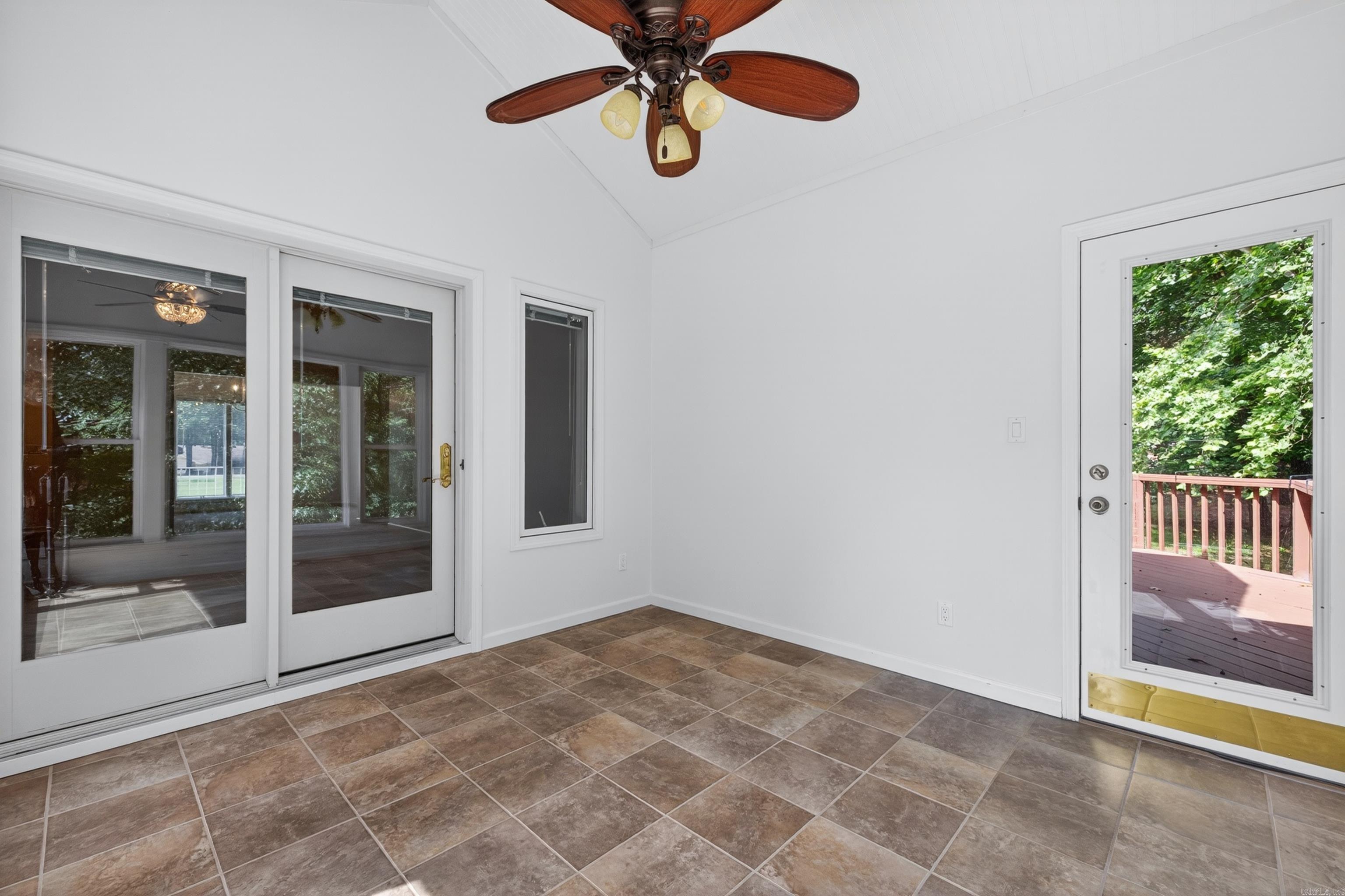 Megellan Courts - Residential