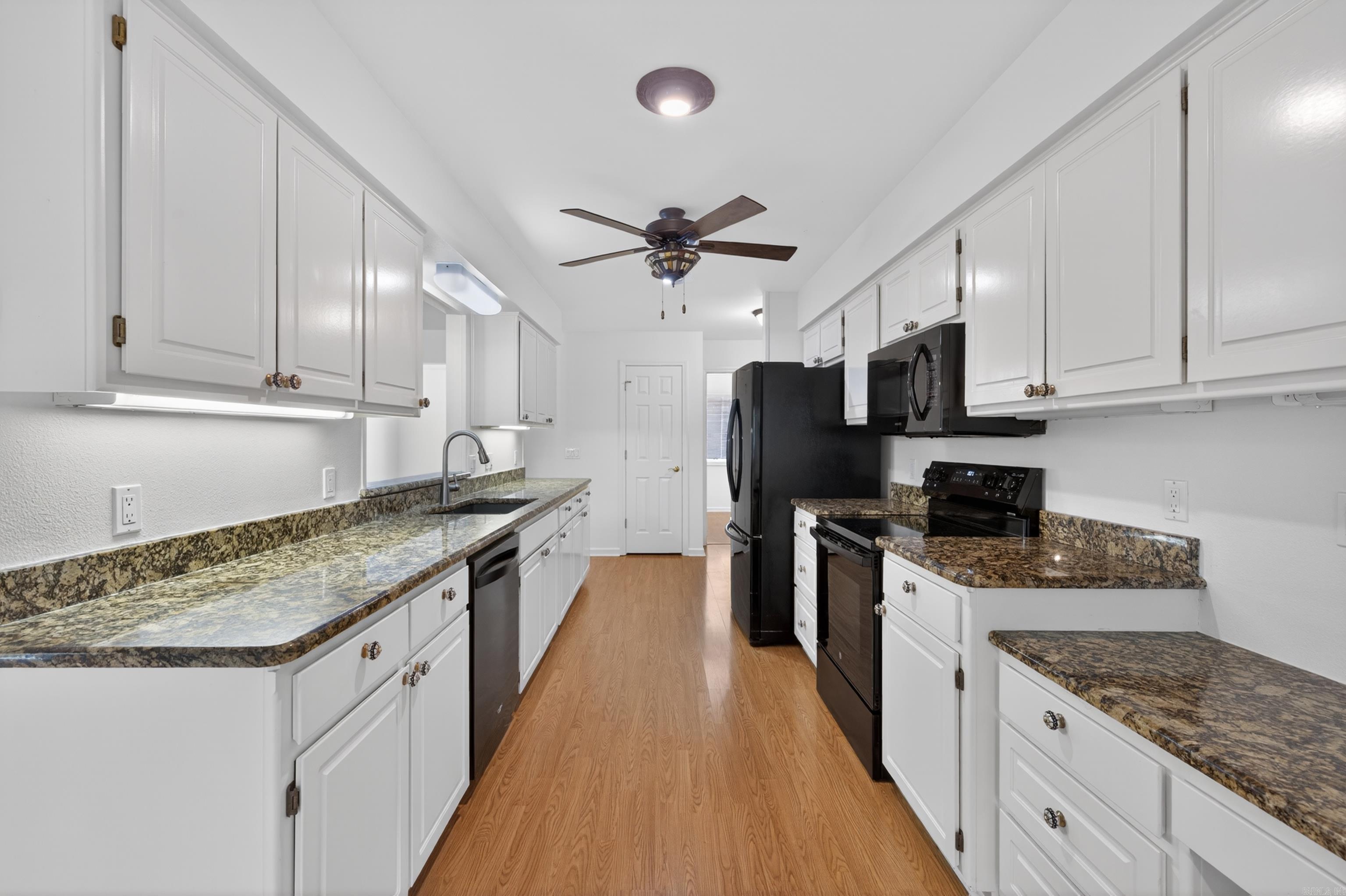 Megellan Courts - Residential