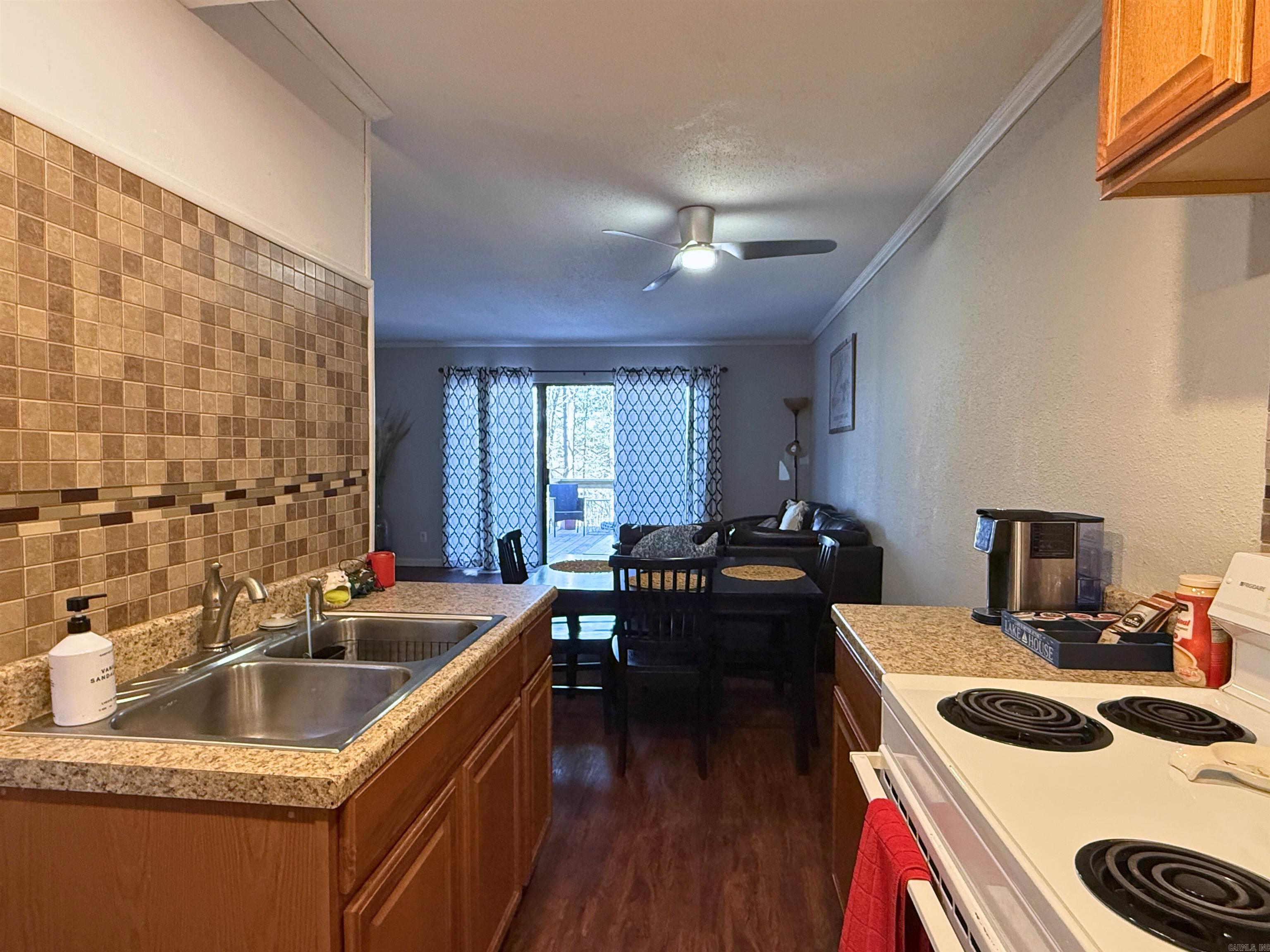 CHELSEA GLADE CONDO - Residential