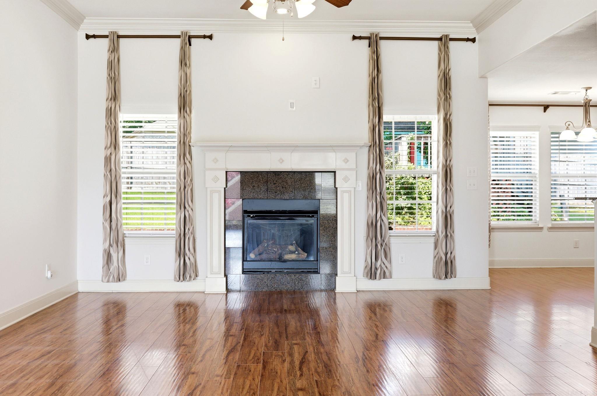 OAK GLENN - Residential