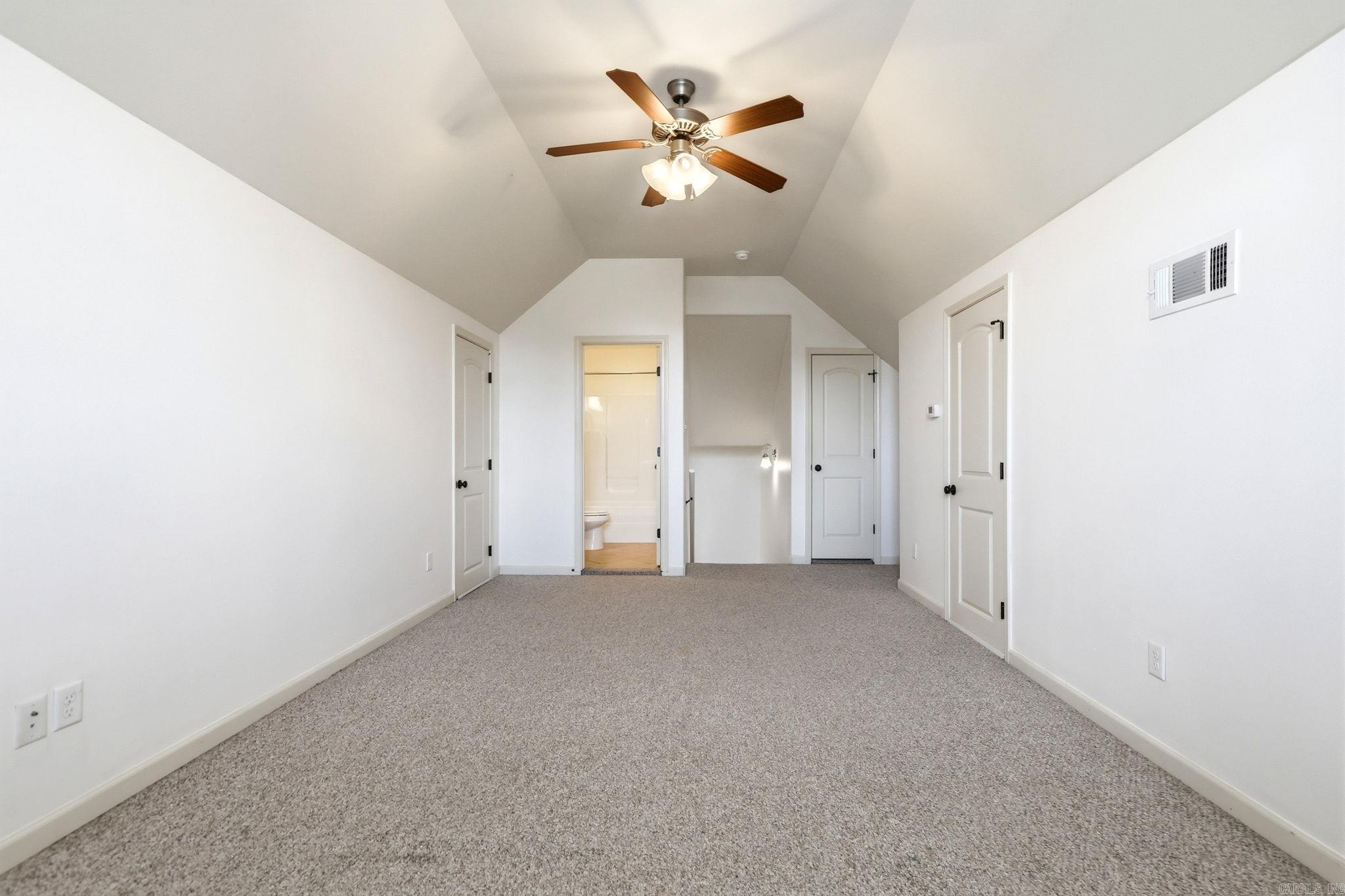 OAK GLENN - Residential