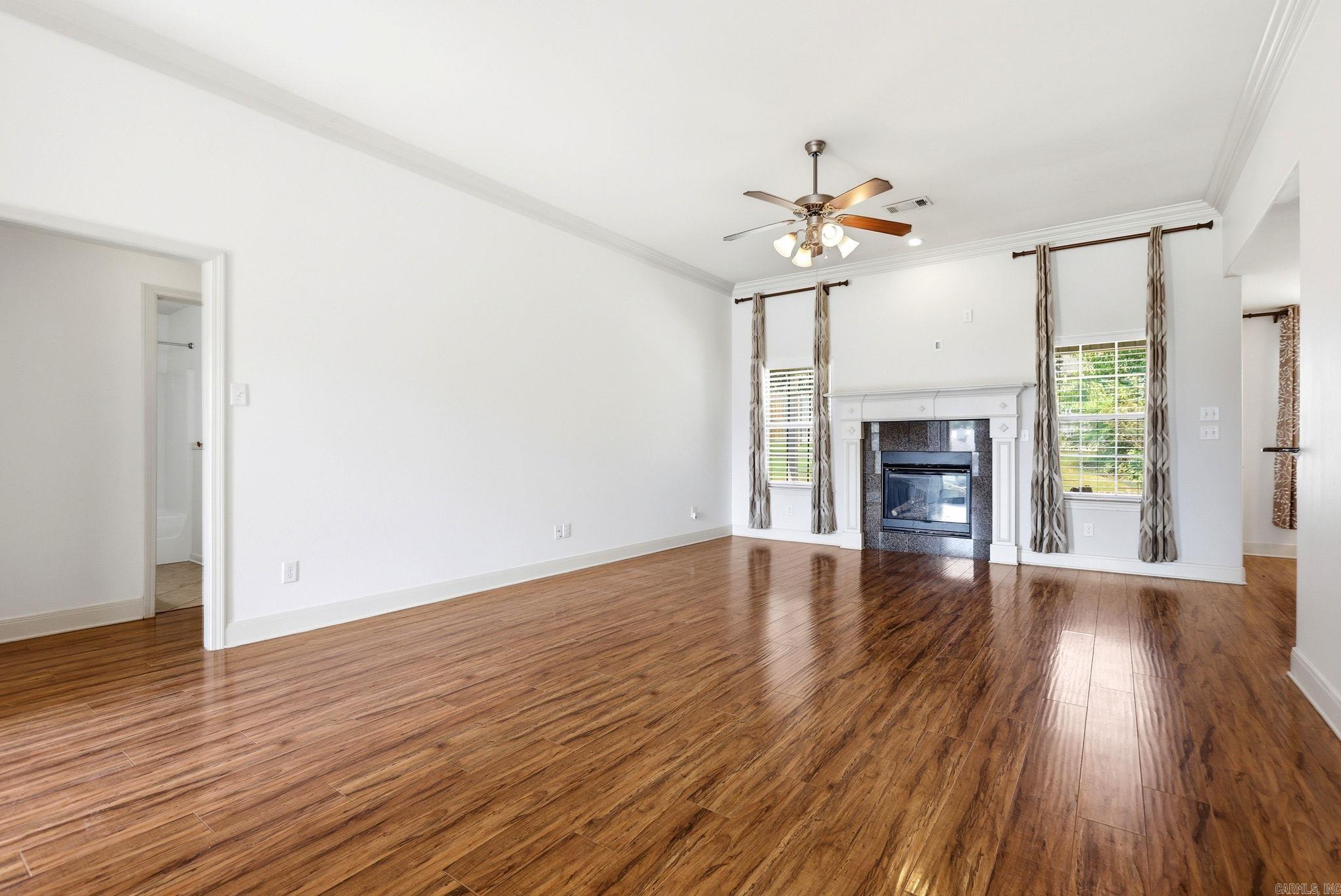 OAK GLENN - Residential