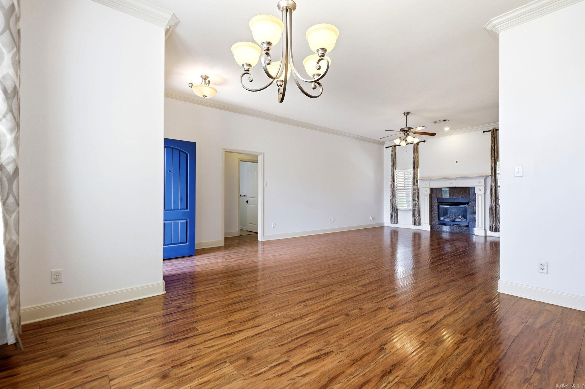 OAK GLENN - Residential