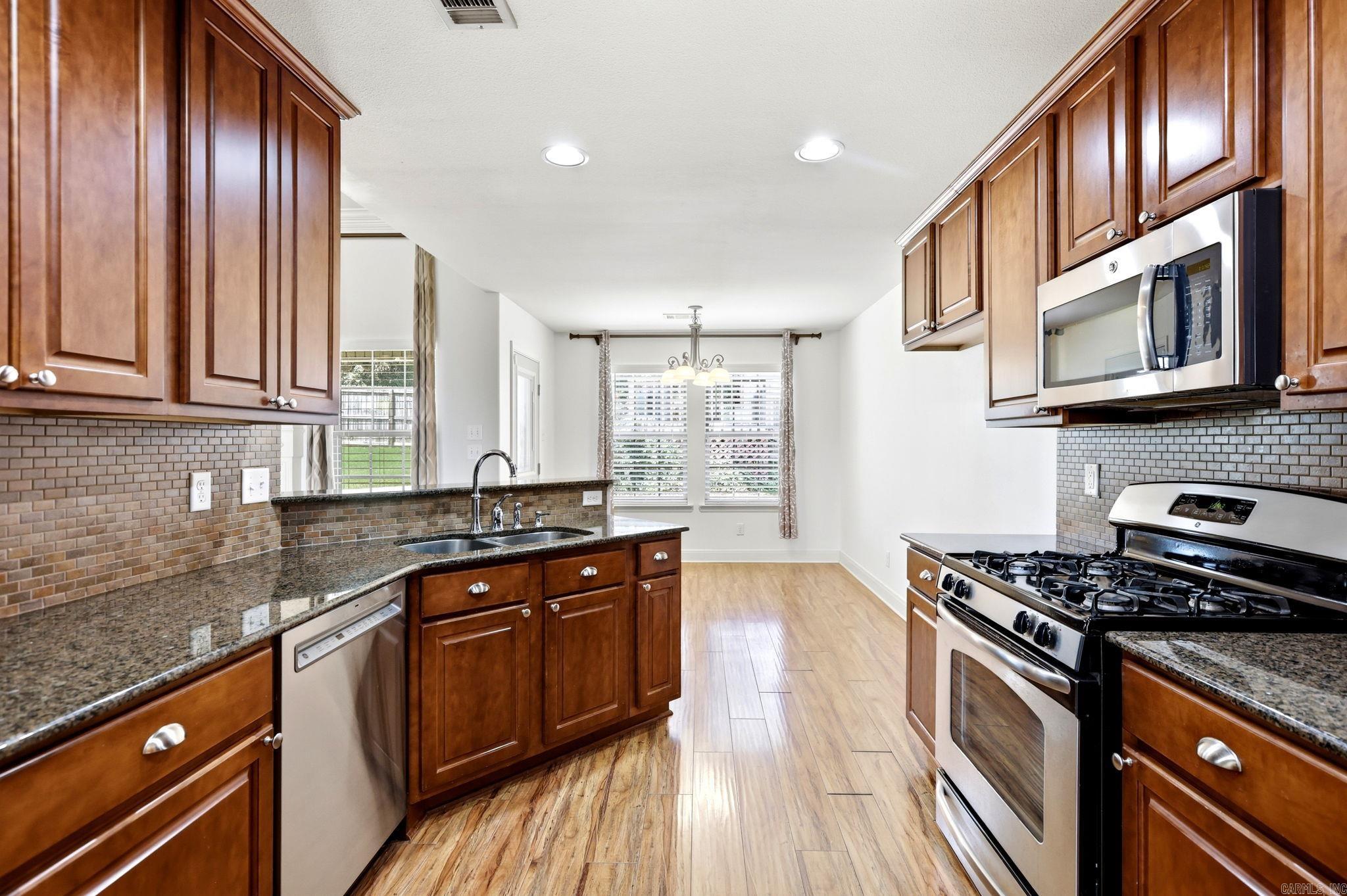 OAK GLENN - Residential