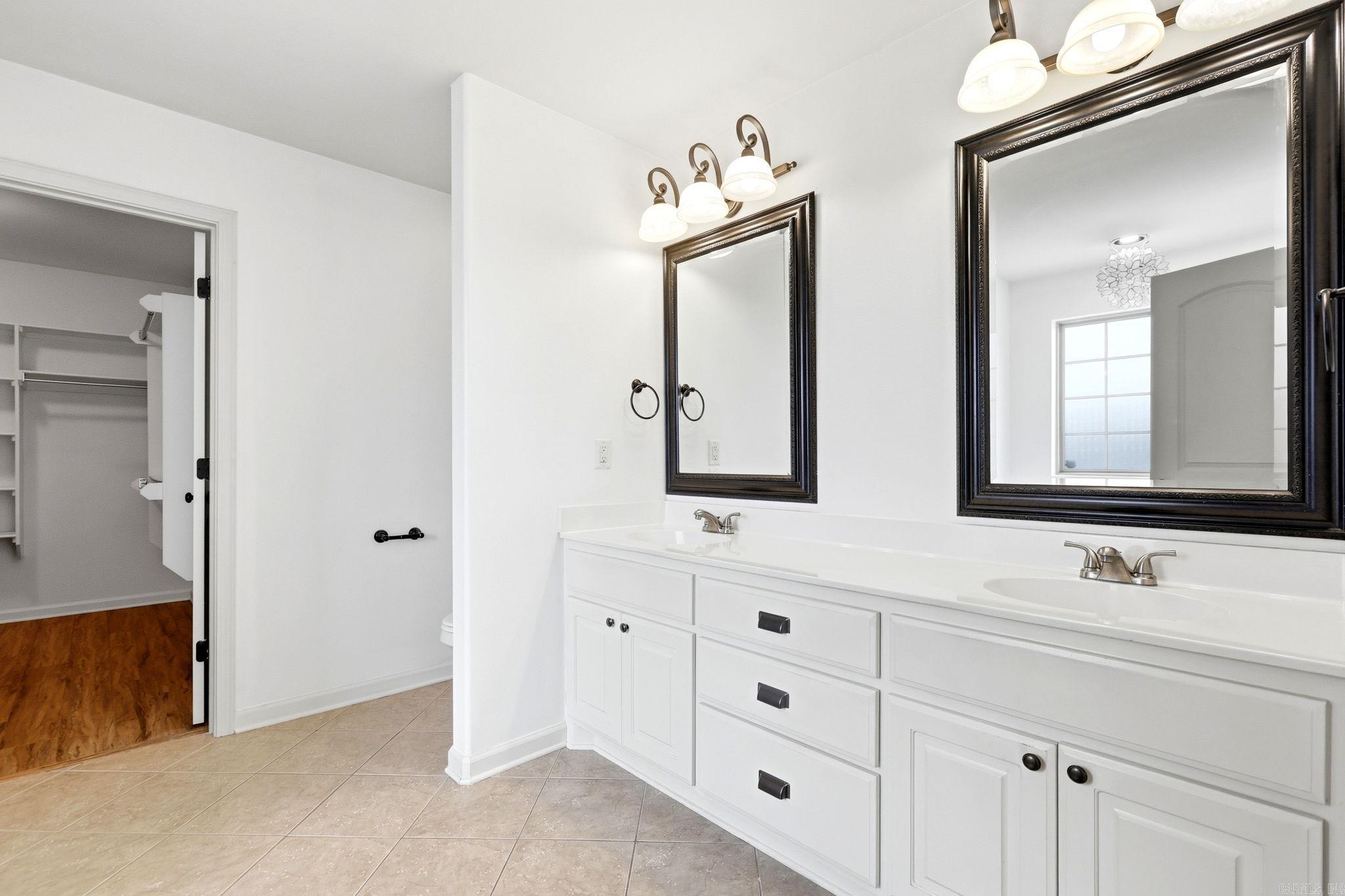 OAK GLENN - Residential