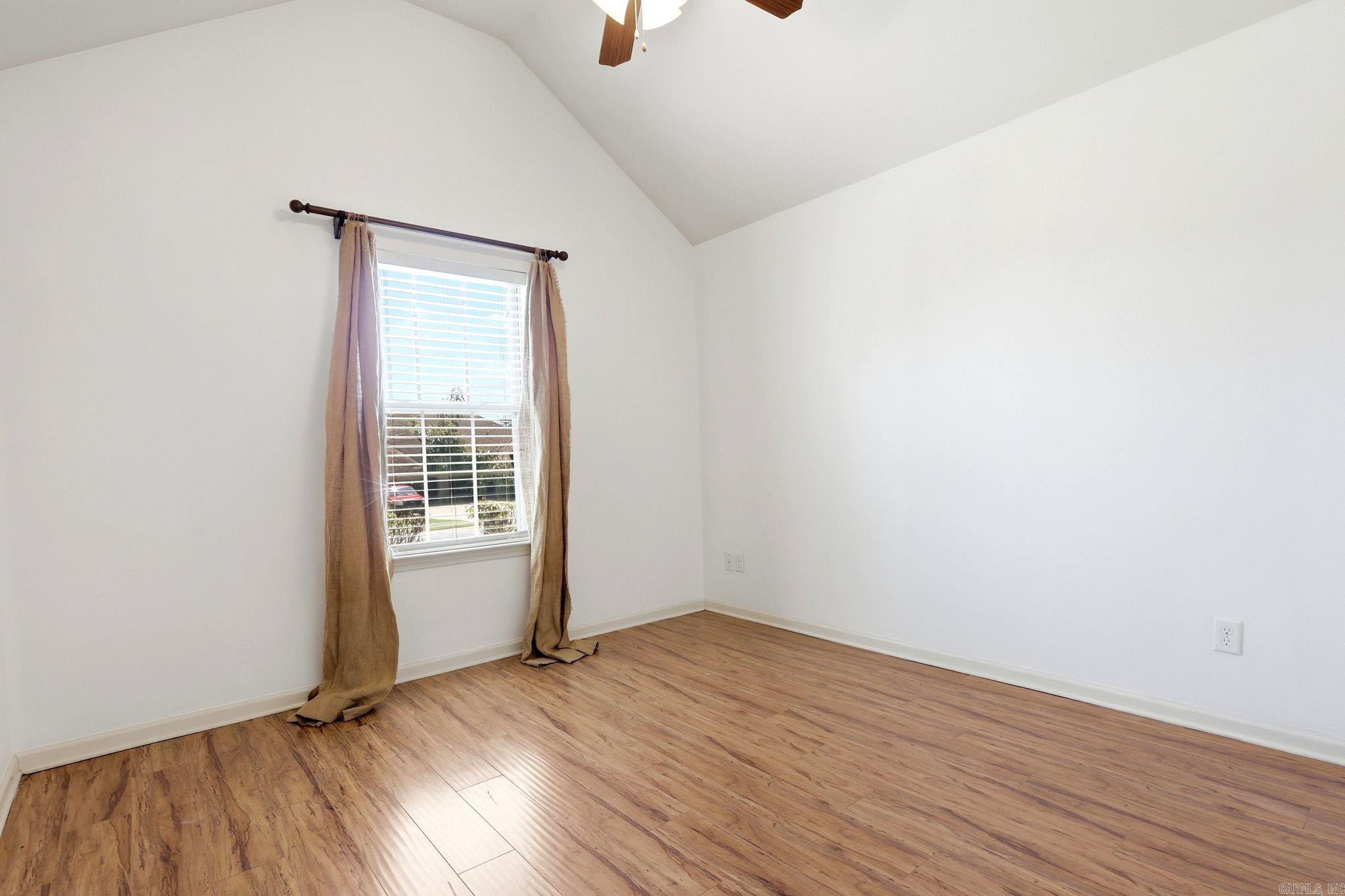 OAK GLENN - Residential