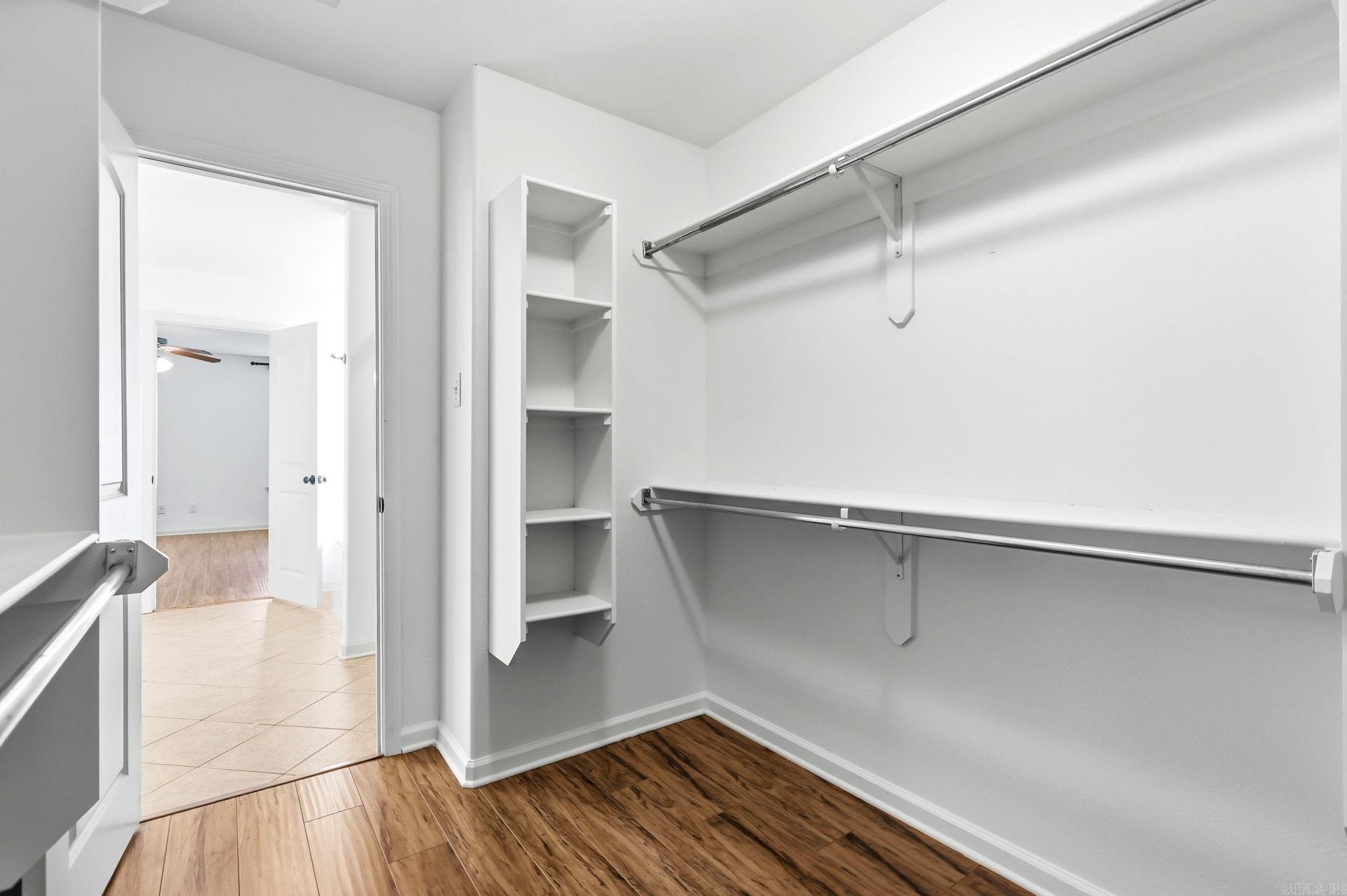 OAK GLENN - Residential