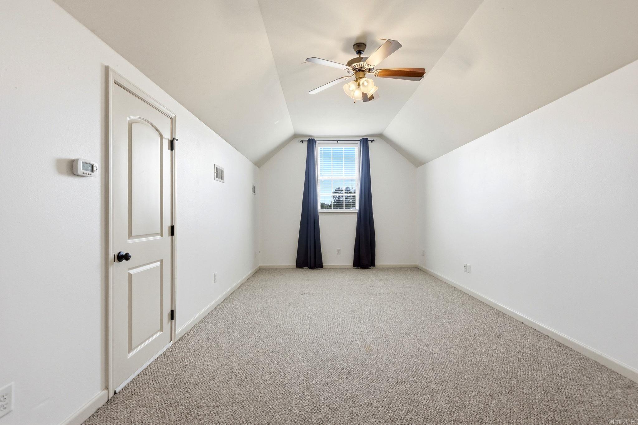 OAK GLENN - Residential
