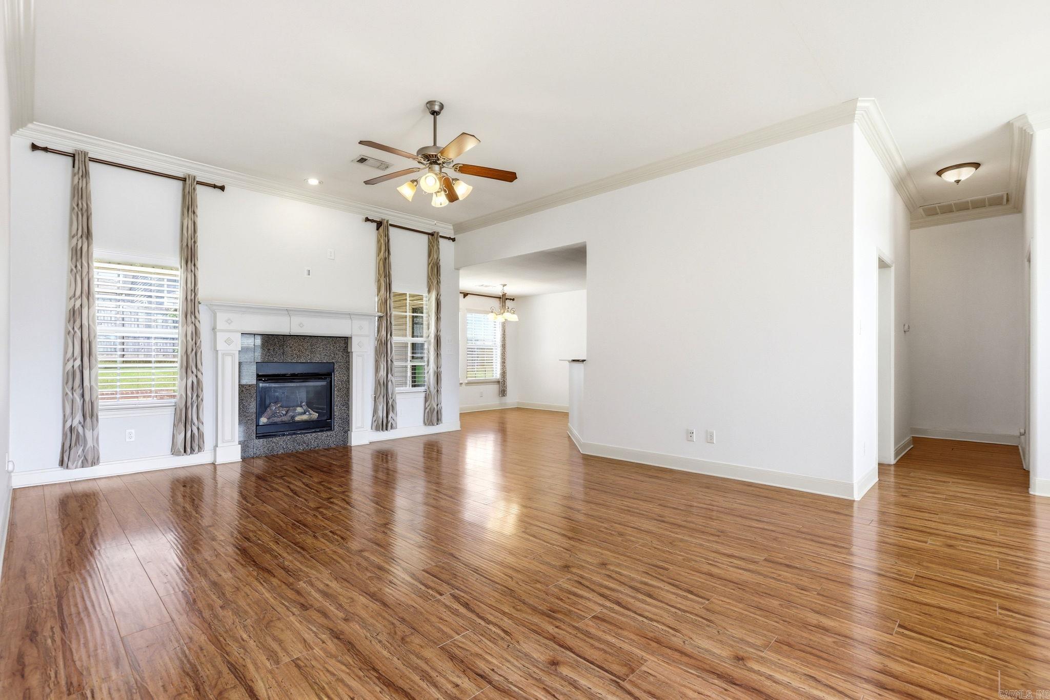 OAK GLENN - Residential
