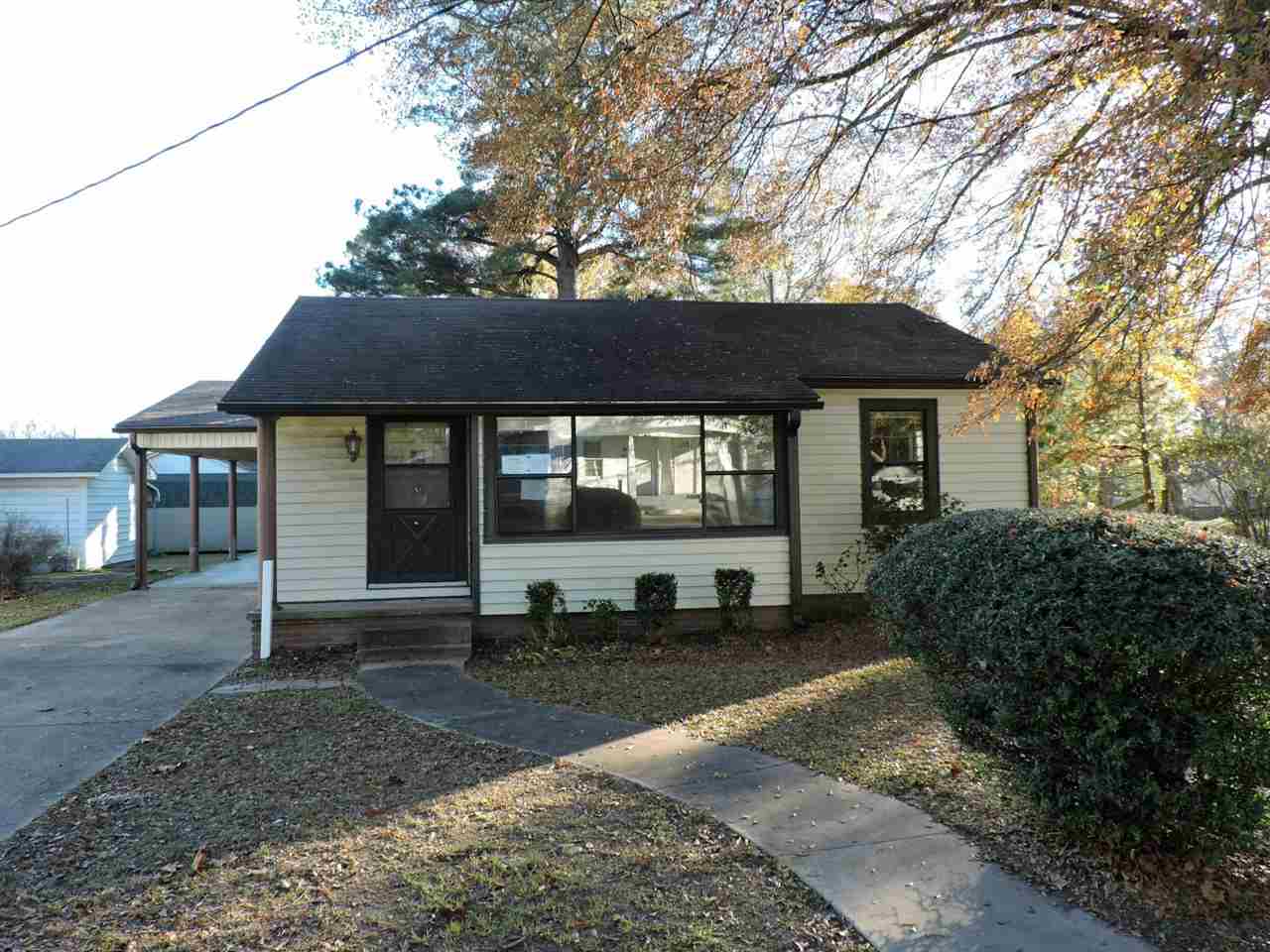 One level frame with siding ranch style home conveniently located within the city of Malvern. Home features 4 bedrooms, 2 full bathrooms, central heat, central cool, fireplace, front open porch, attached one car carport, storage building and partially fenced backyard. Living room, dining room and den. HUD Case #031-362569, FHA Financing: UI (Uninsured), Property is sold in as is condition, no warranties, guarantees or representations about the property.