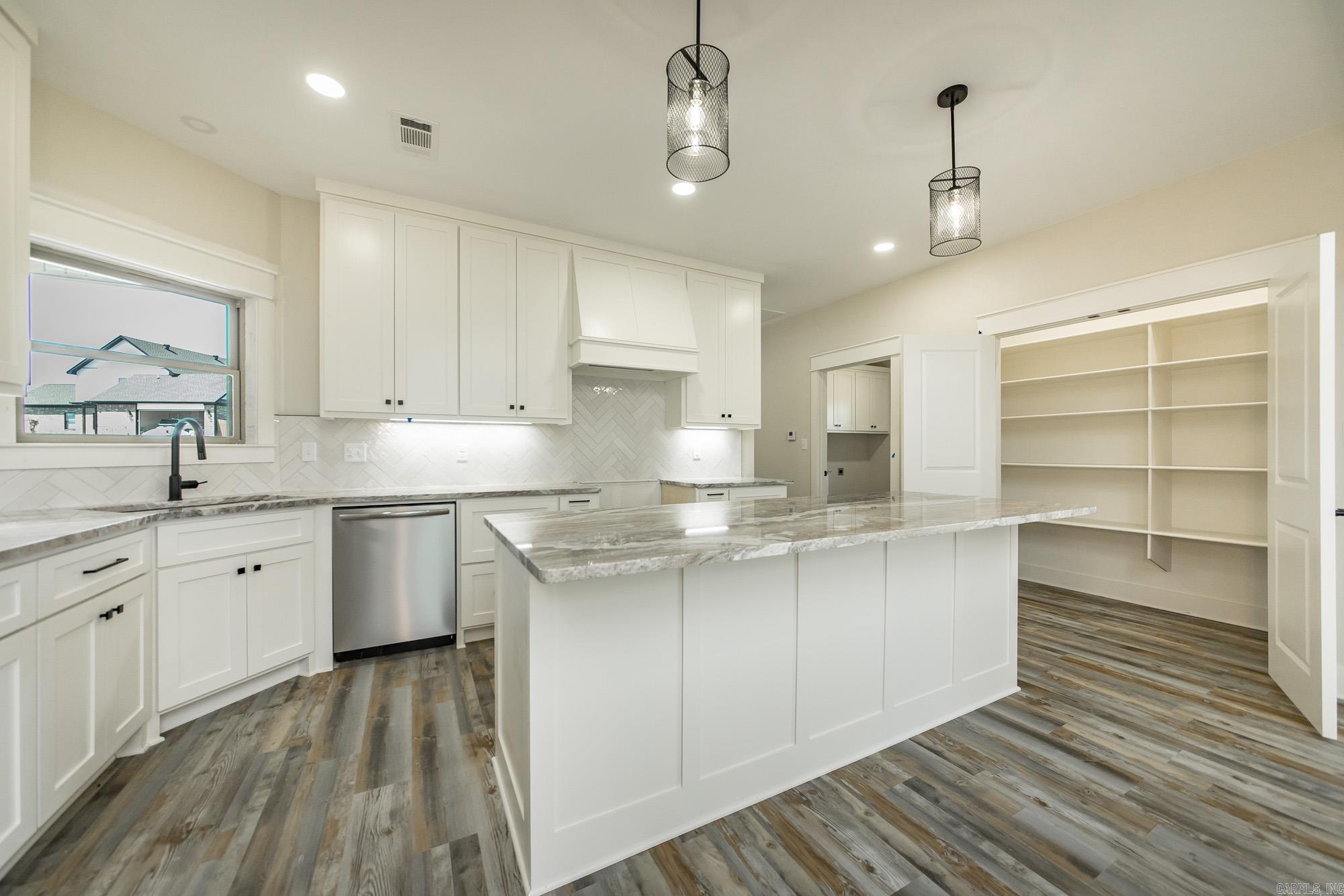HIDDEN VALLEY ESTATES - Residential