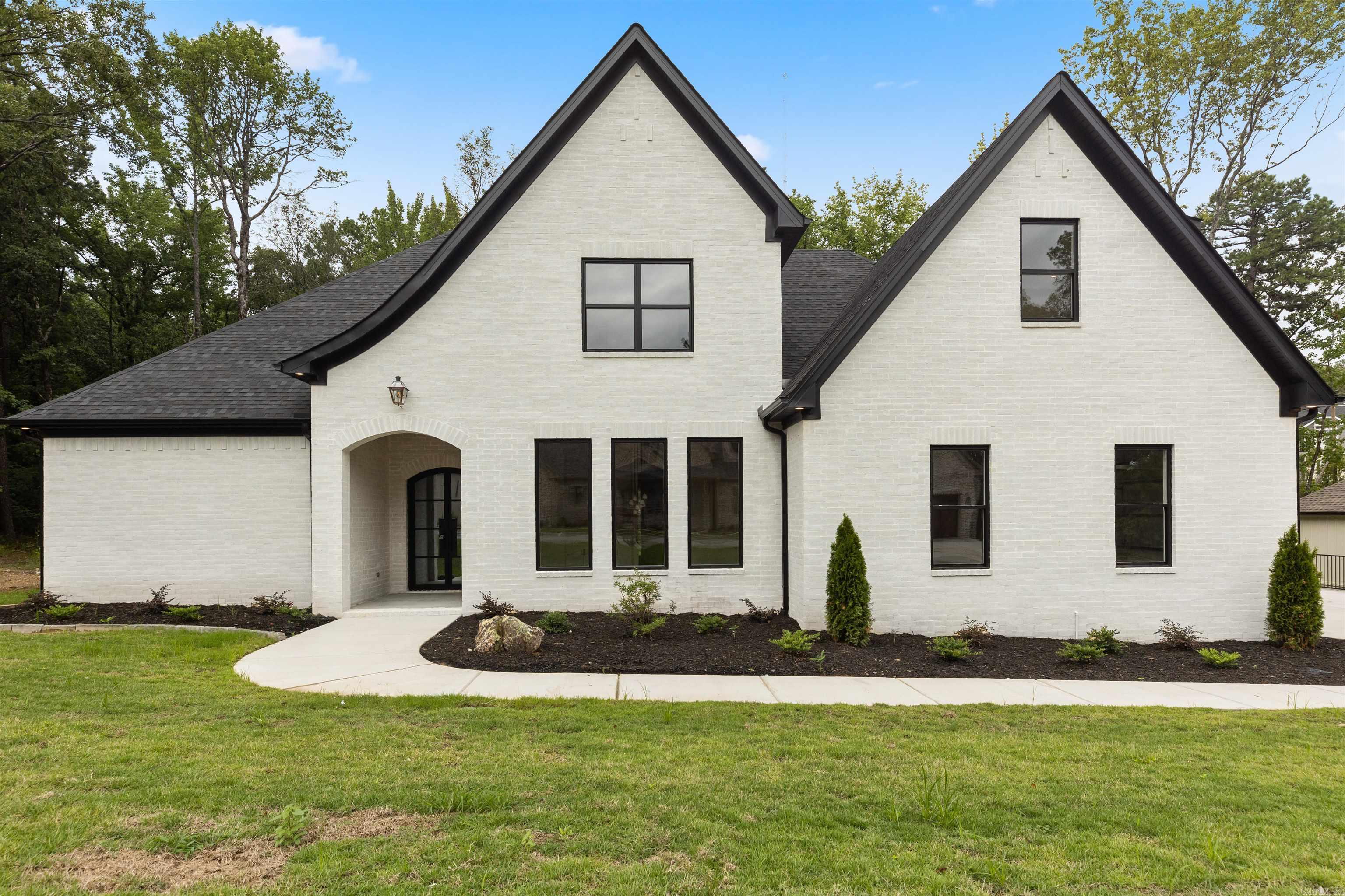 BEAR DEN ESTATES - Residential