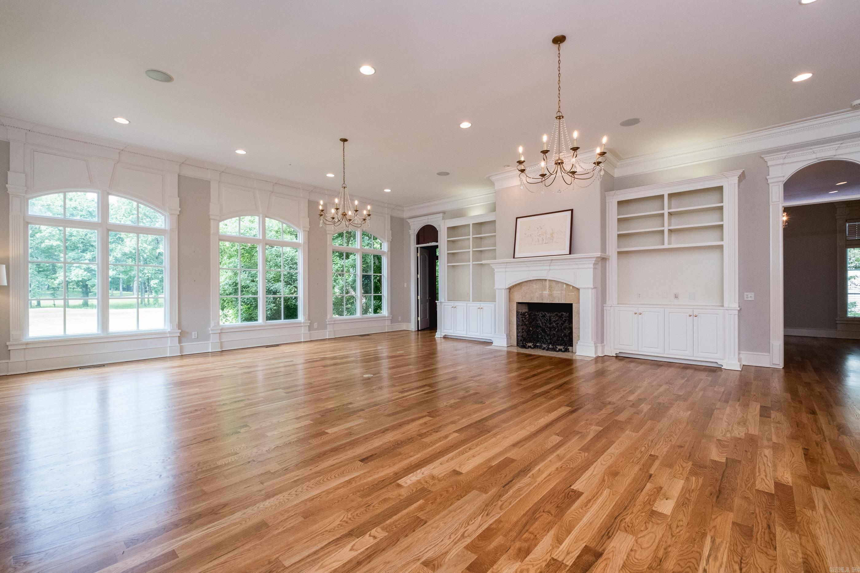 CHENAL VALLEY CHENAL CIRCLE - Residential