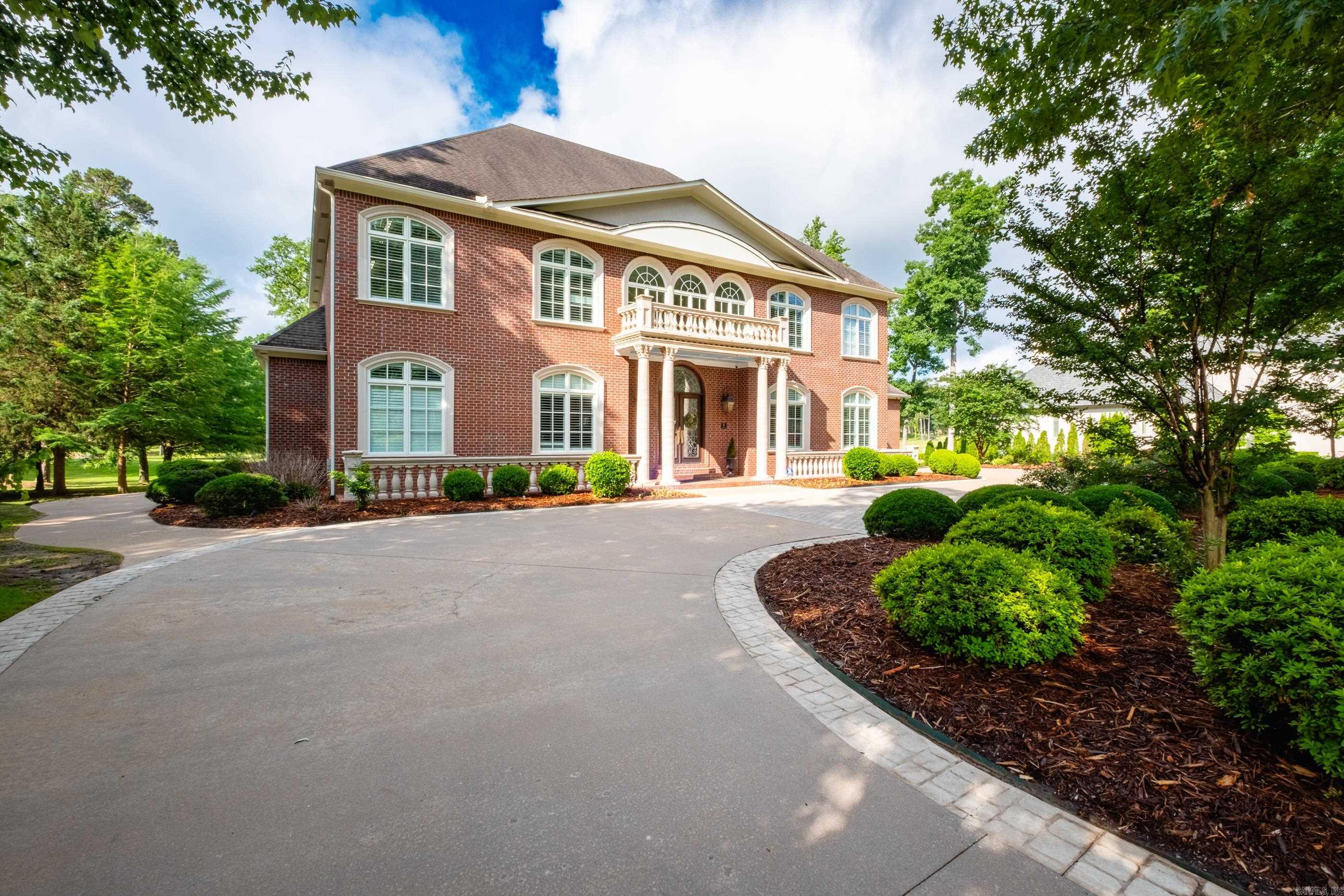 CHENAL VALLEY CHENAL CIRCLE - Residential