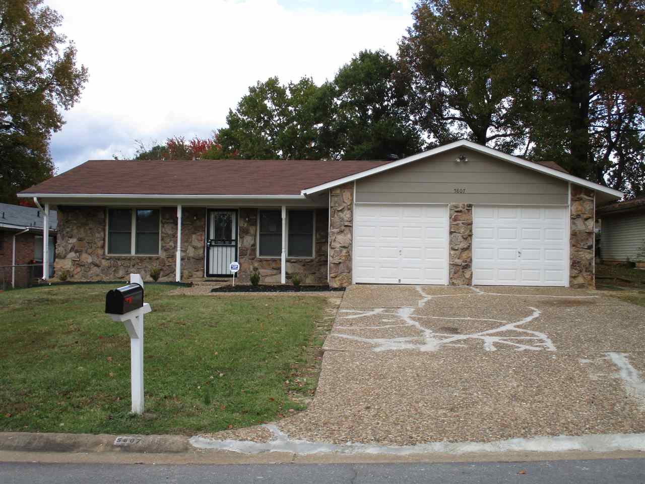 This beautiful 3bd-2ba-2ga home in Sherwood has been completely renovated! The home has new paint on the interior-exterior and updated landscaping providing a welcoming curb-appeal. Your new home features gorgeous wood vinyl flooring throughout the main areas and plush new carpet in the bedrooms. We have updated the AC system and water heater to insure you are comfortable in the heat of the summer and provide efficiency. Your new kitchen has refinished white cabinets with new modern countertops providing pl