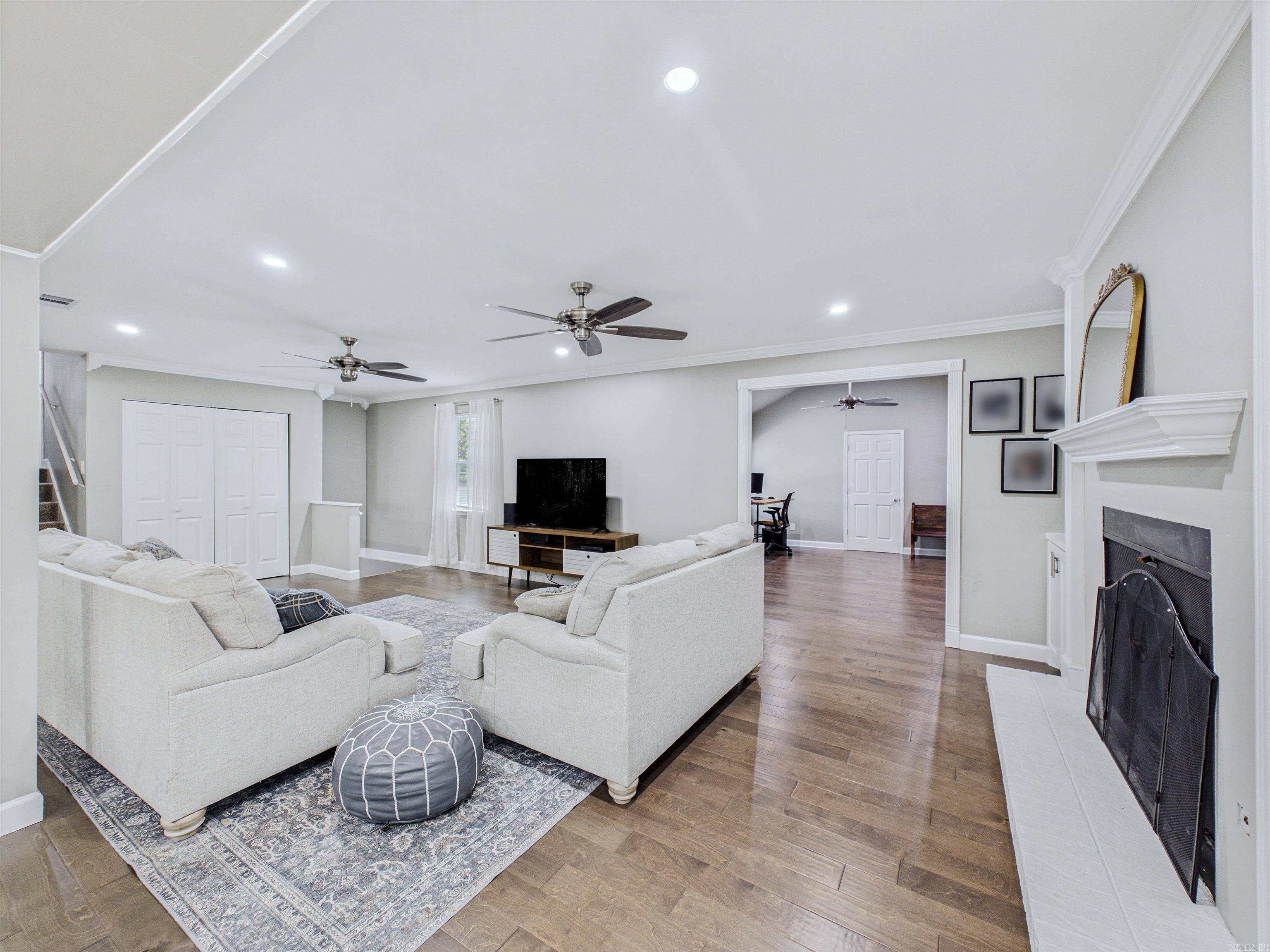 PLEASANT VIEW - Residential