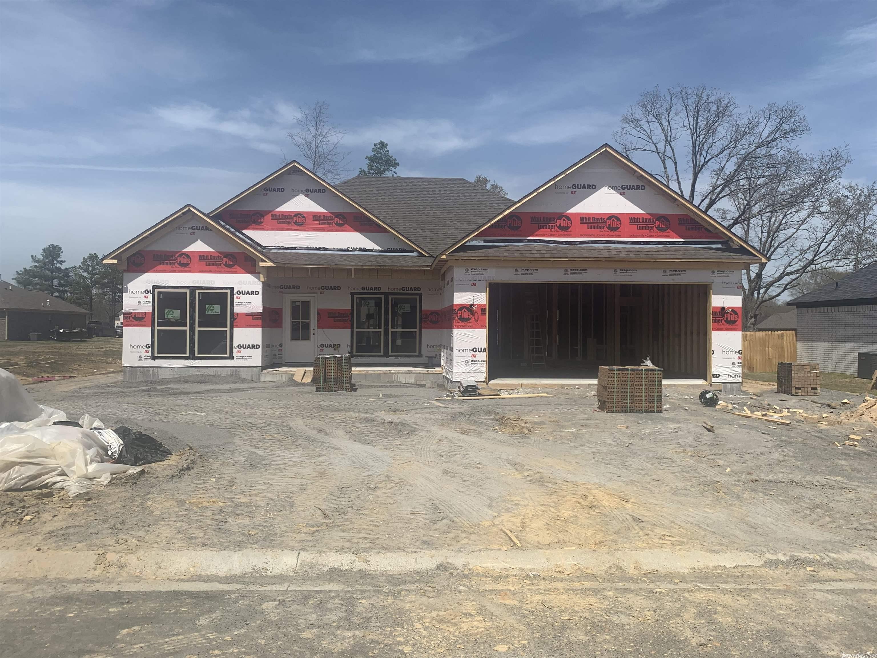 Brand new home in Wellswood Subdivision! Greenbrier city limits and school district. This four bedroom home will feature stainless steel appliances, granite countertops, tons of cabinet space. LVP/WPC floors. All bedrooms are large and have spacious closets. This home will NOT last long! Construction is scheduled to be completed at the end of May!