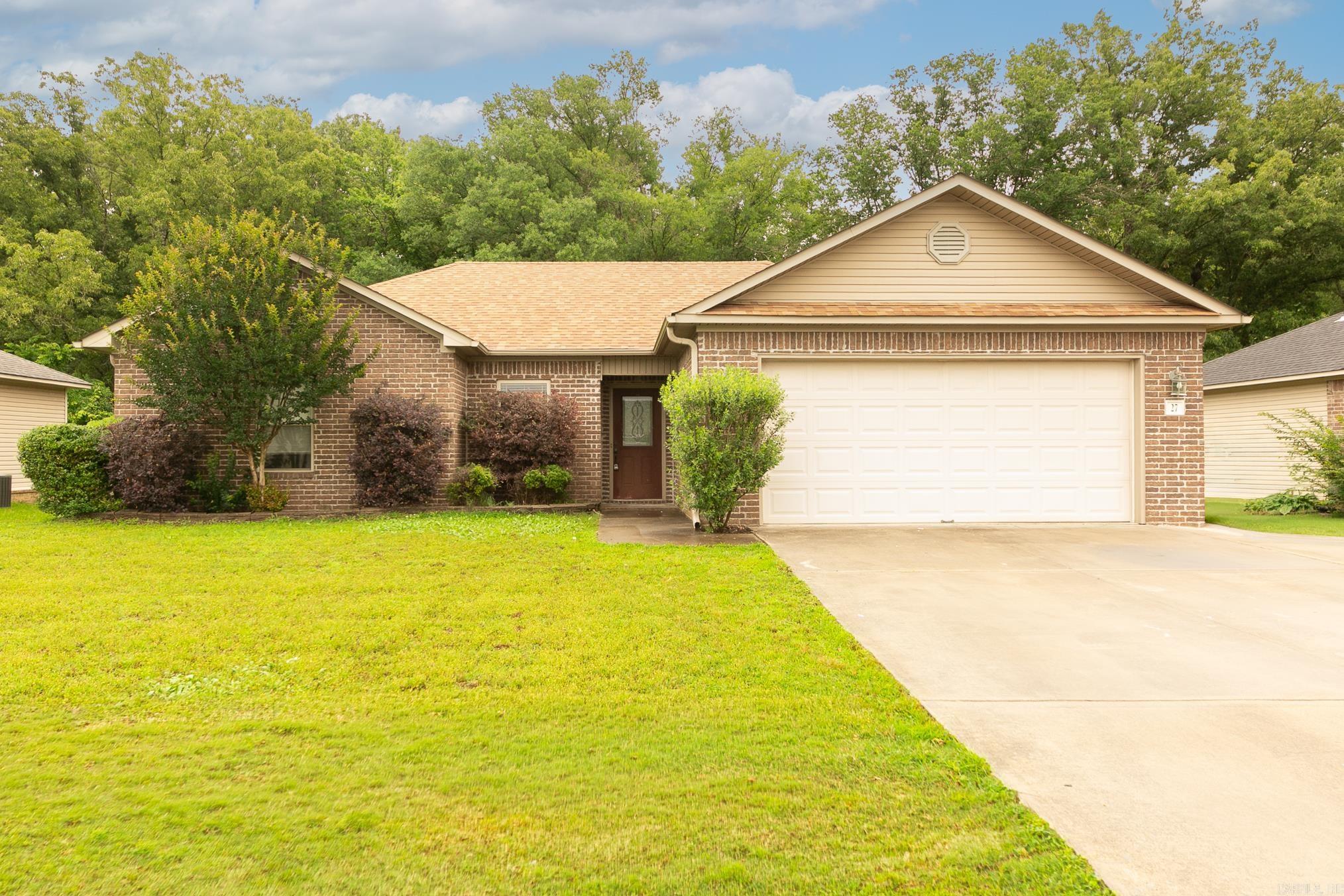 Fabulous 3 bed/2 bath home with island in the kitchen and gorgeous tile backsplash. Open space to dining and living room area. Fenced back yard.  Up to 2 pets allowed with $250 non-refundable fee. No smoking.  Application/Background check/security deposit required.