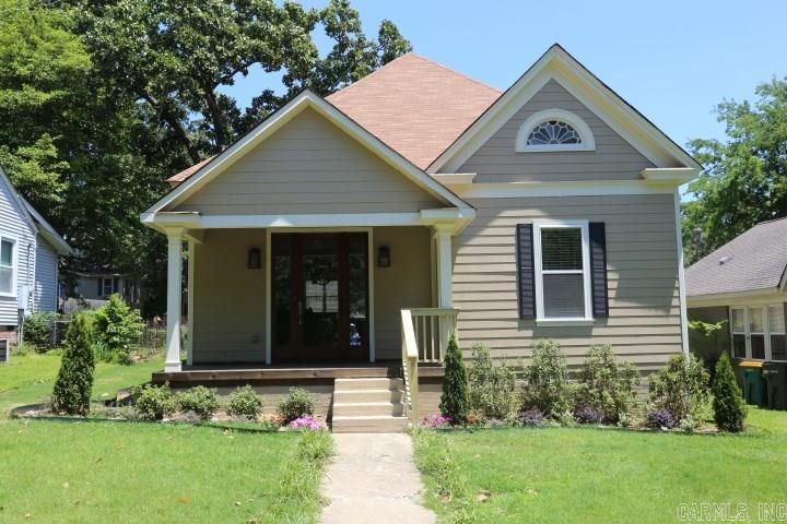 2 bedroom 2 bath Hillcrest Bungalow
