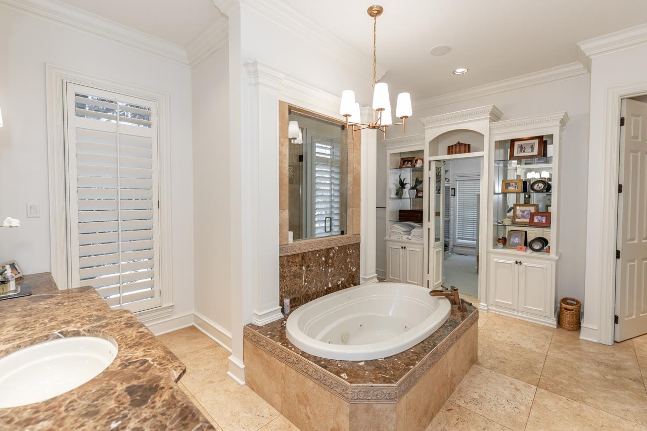 CHENAL VALLEY SOLOGNE CIRCLE - Residential