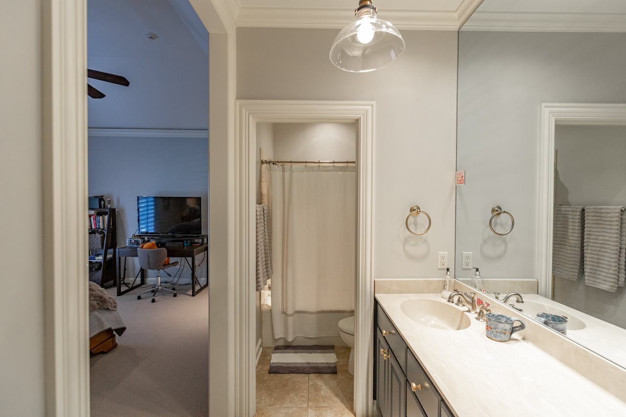 CHENAL VALLEY SOLOGNE CIRCLE - Residential