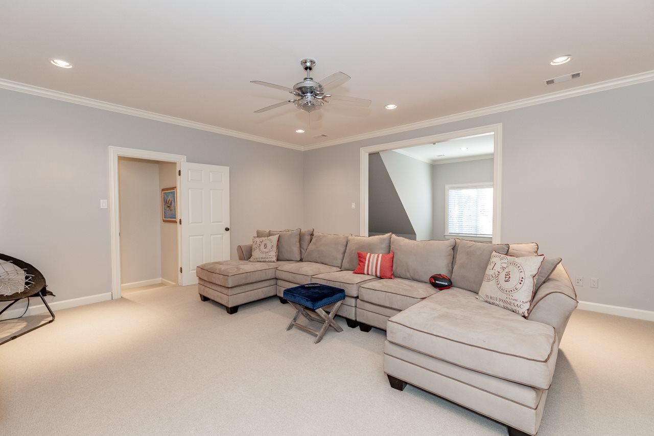 CHENAL VALLEY SOLOGNE CIRCLE - Residential