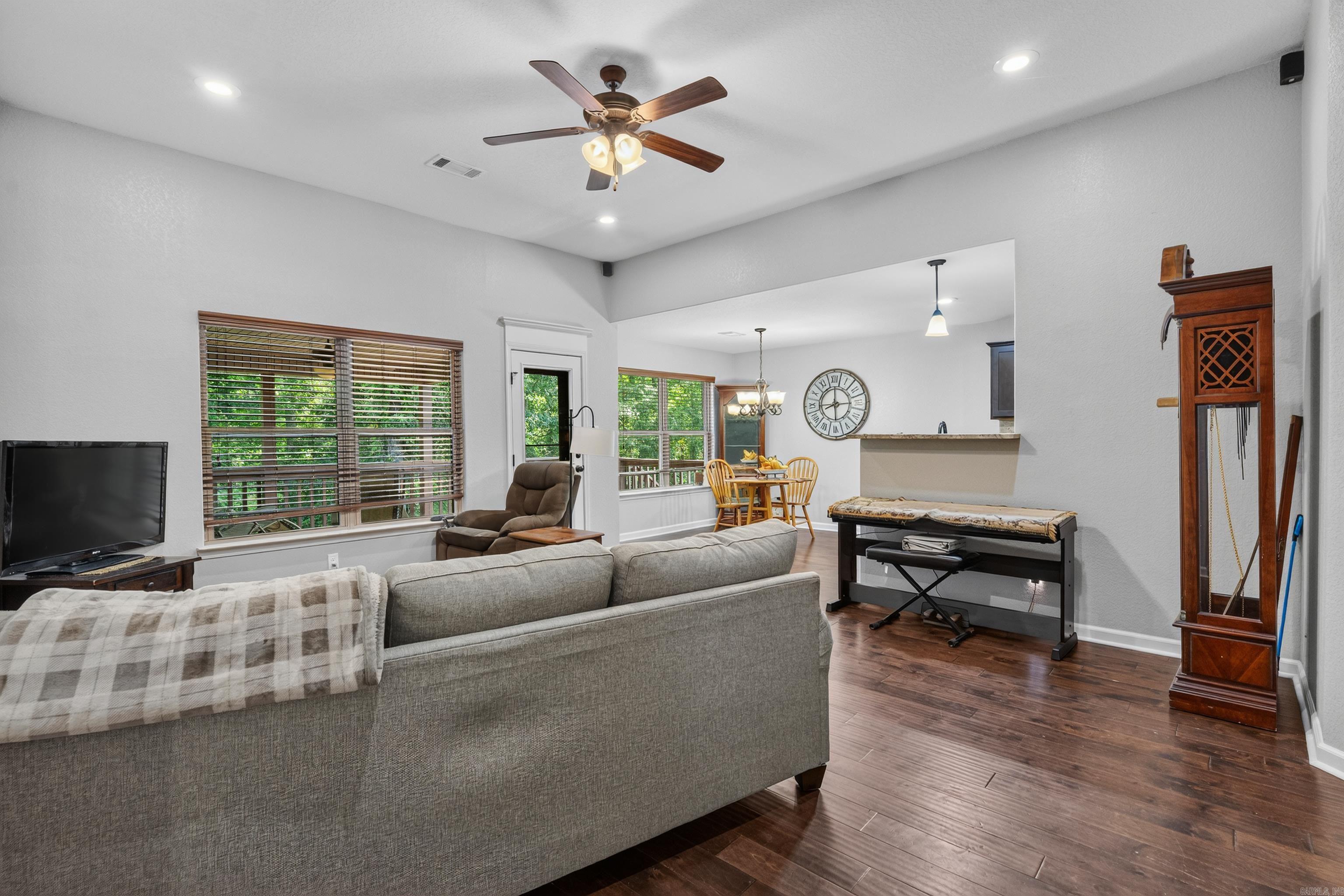 UNPLATTED ACREAGE - Residential