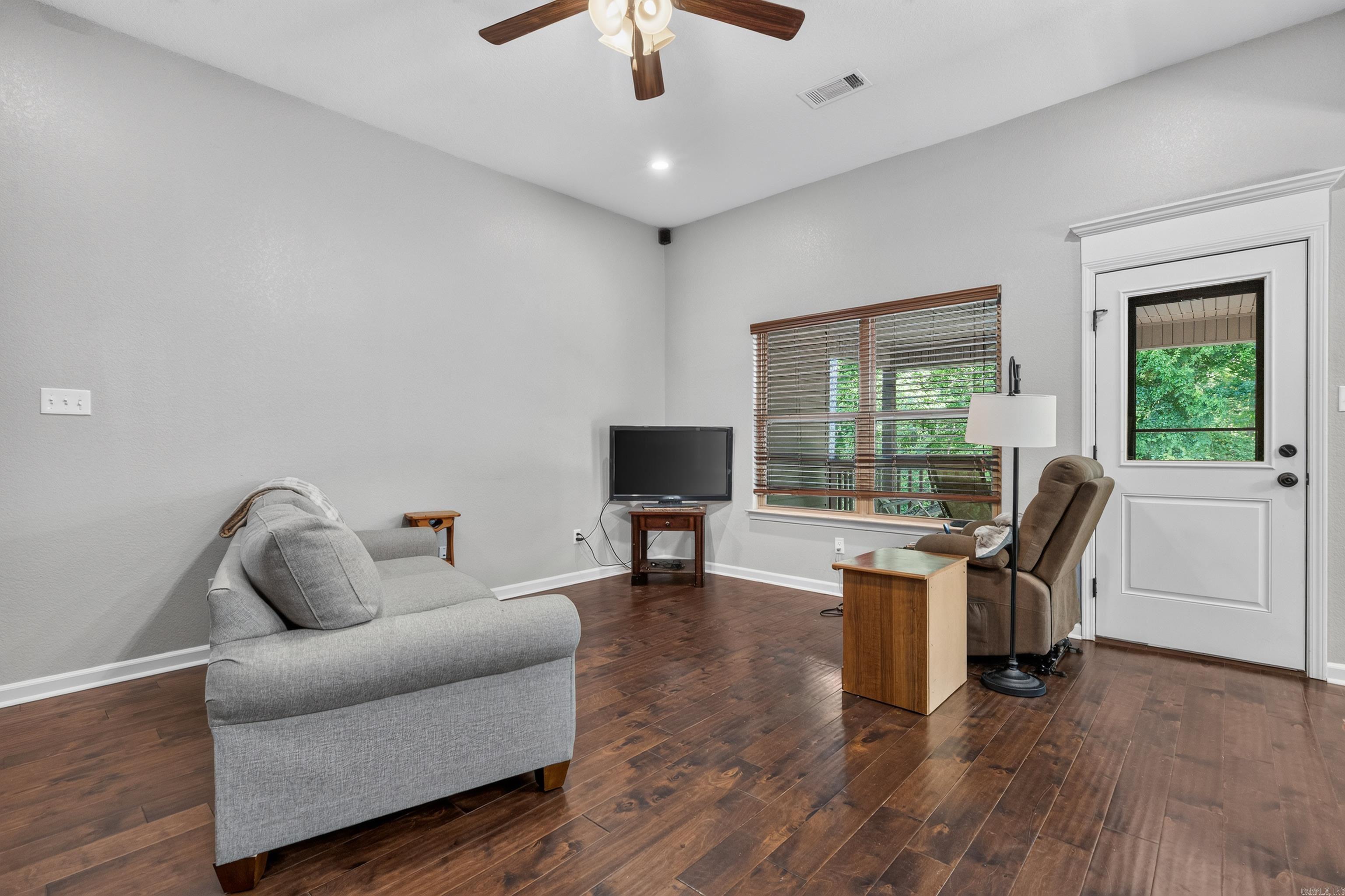 UNPLATTED ACREAGE - Residential