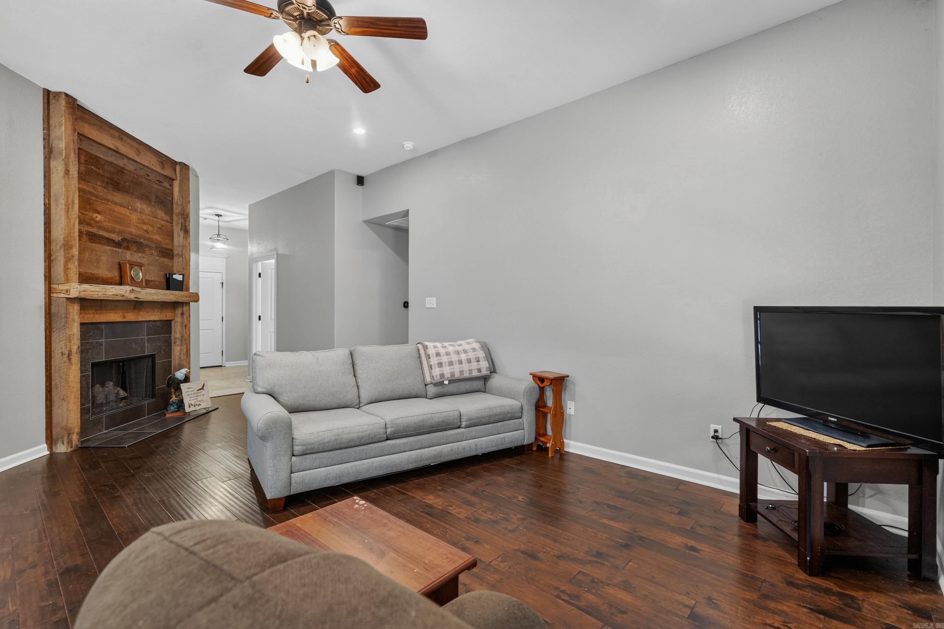 UNPLATTED ACREAGE - Residential