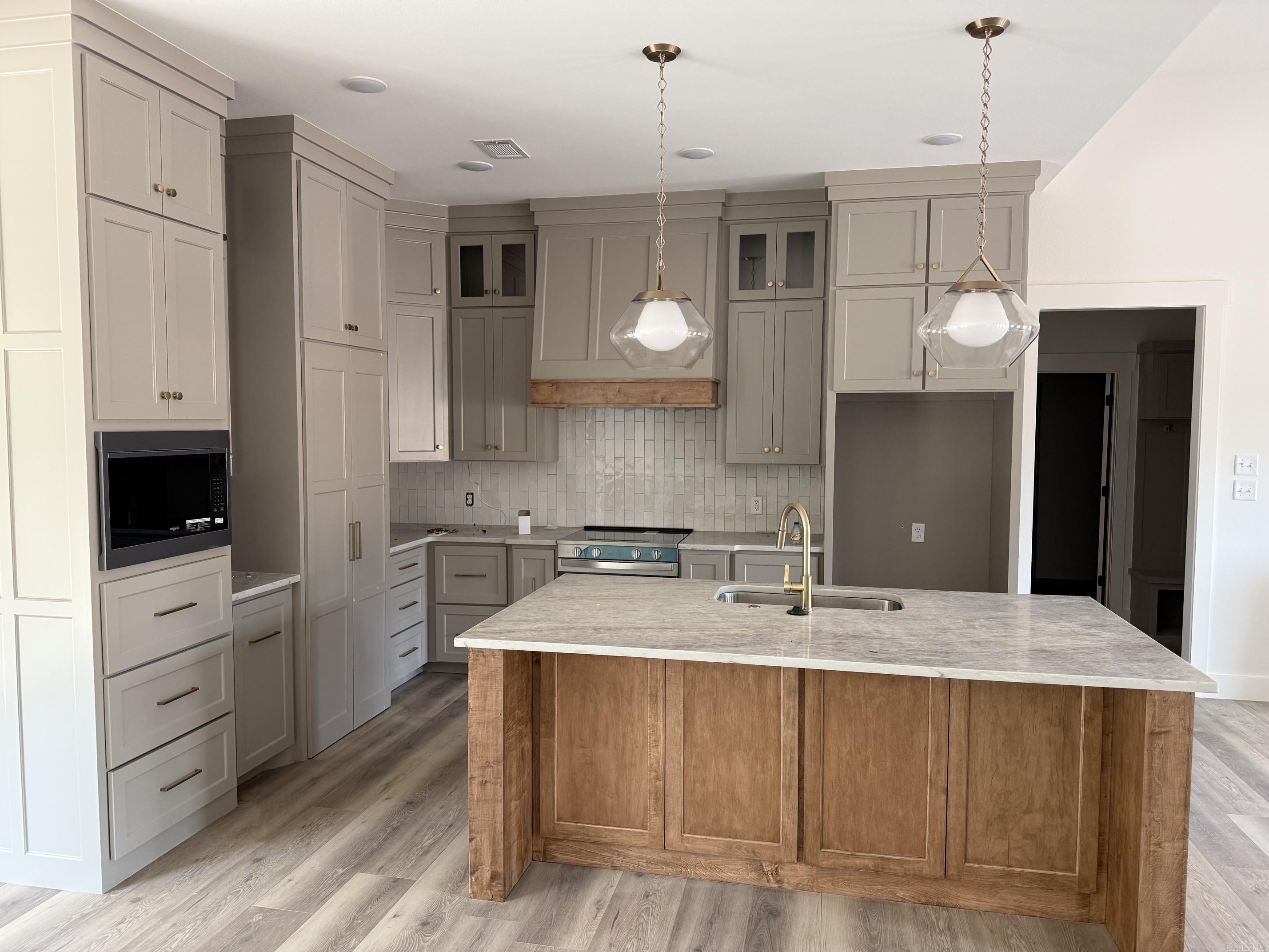 COYOTE RIDGE - Residential