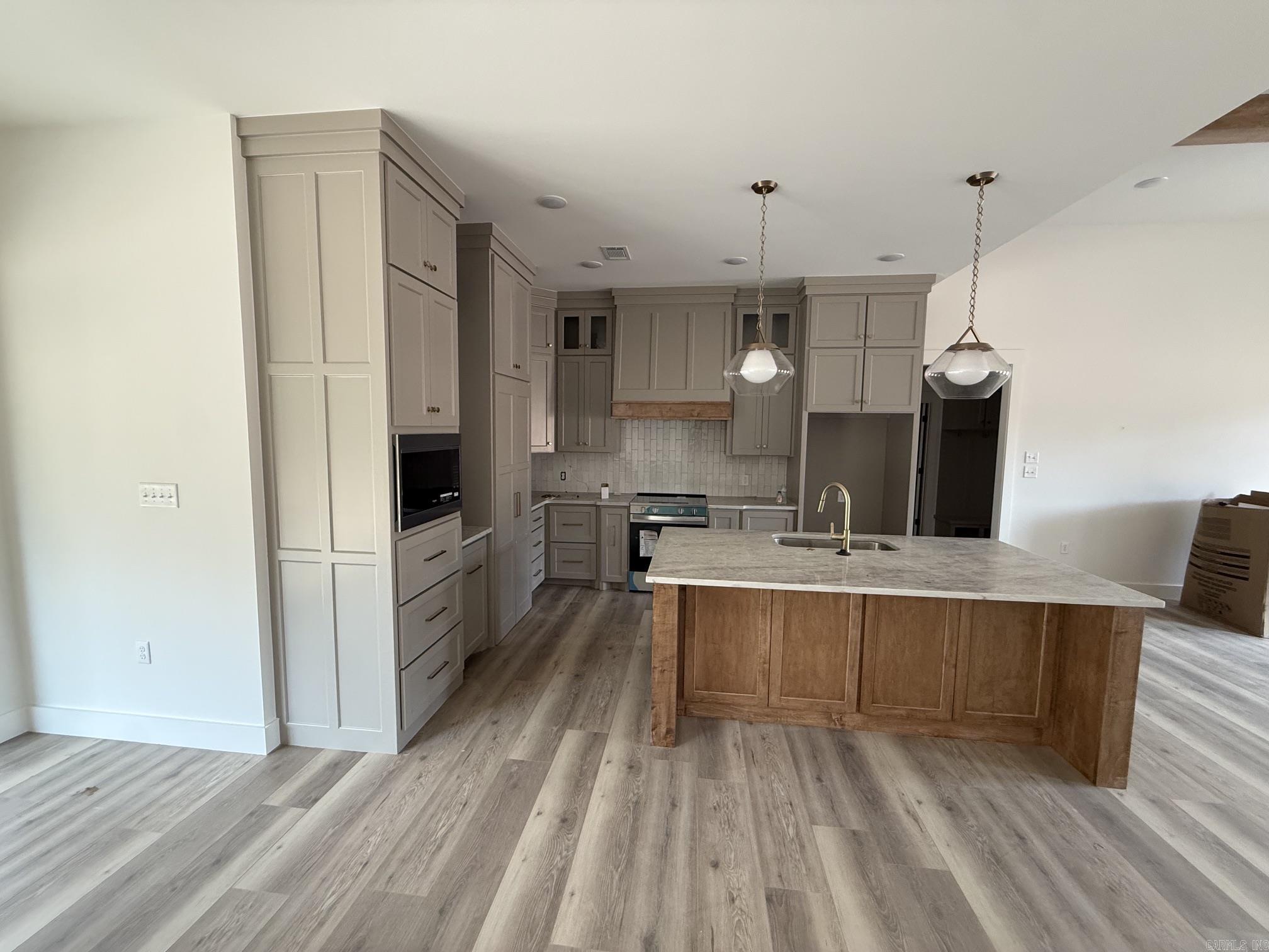 COYOTE RIDGE - Residential