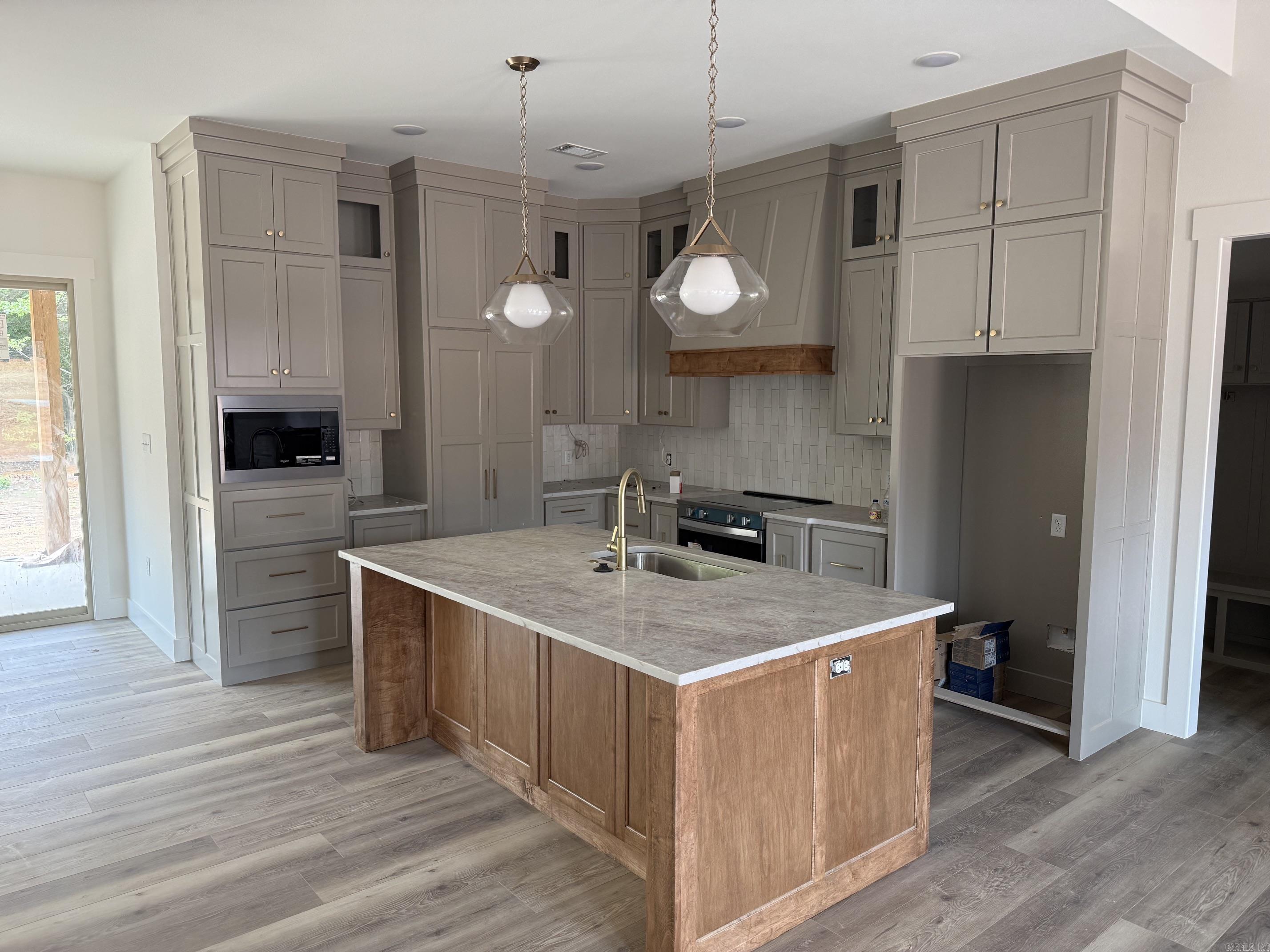 COYOTE RIDGE - Residential