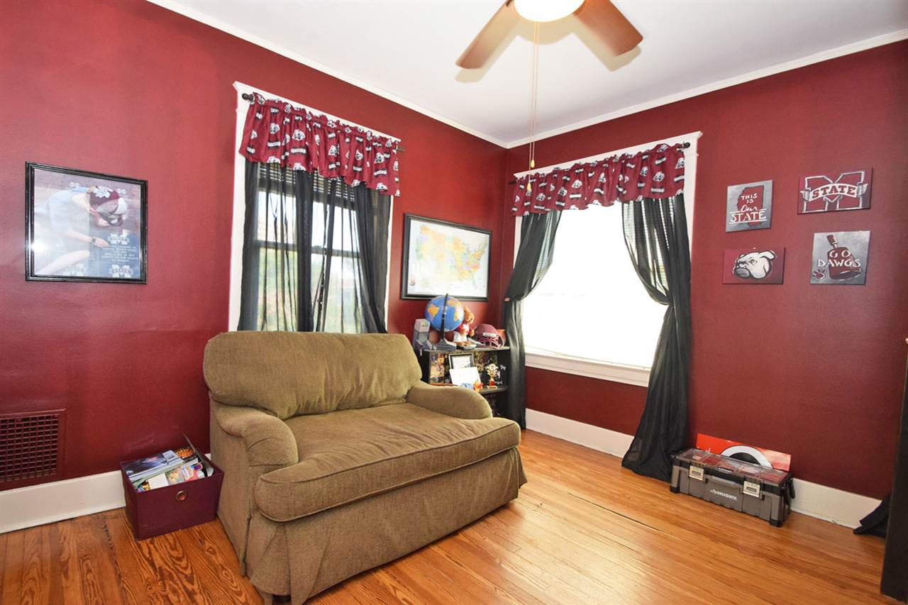 Weldon E Wrights - Residential