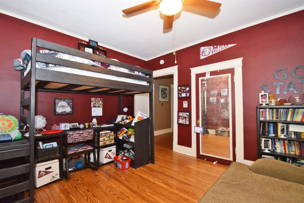 Weldon E Wrights - Residential