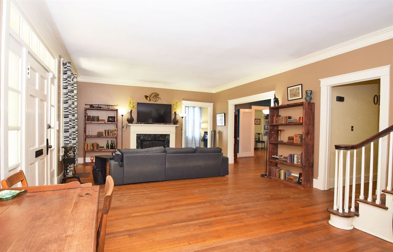 Weldon E Wrights - Residential
