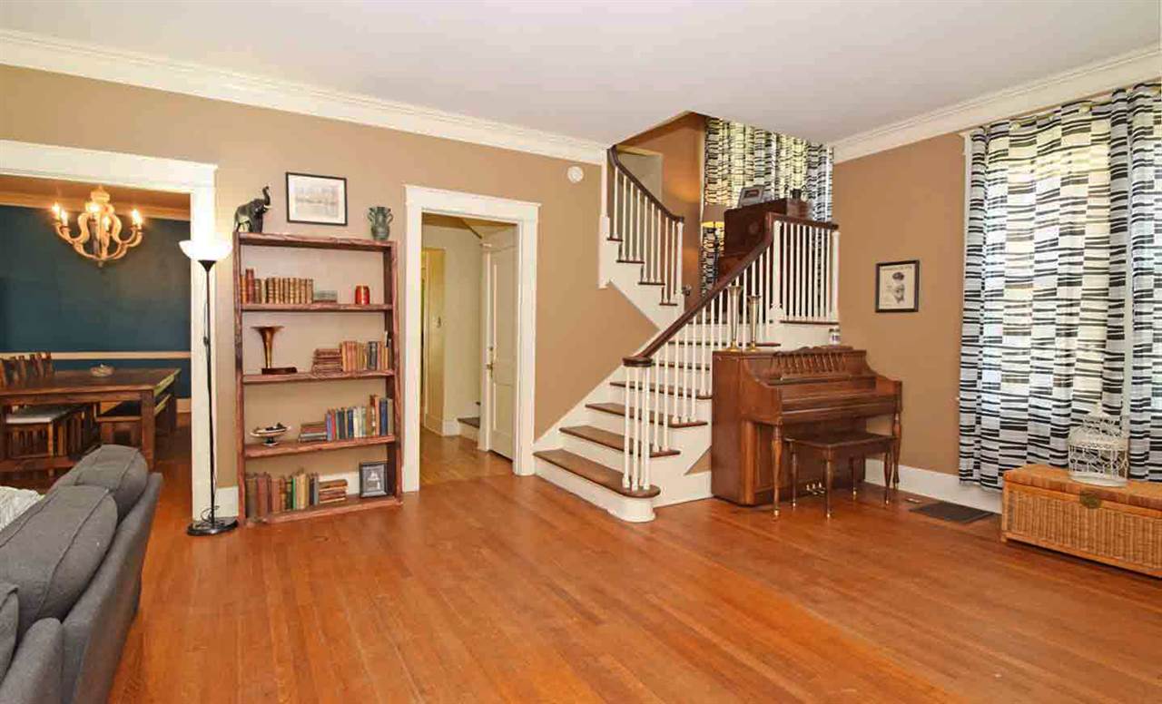 Weldon E Wrights - Residential
