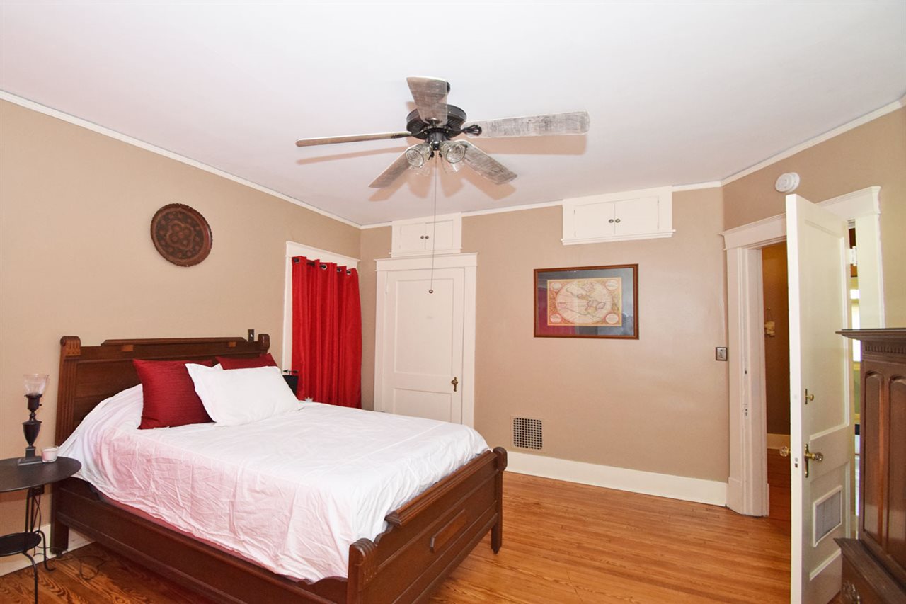 Weldon E Wrights - Residential