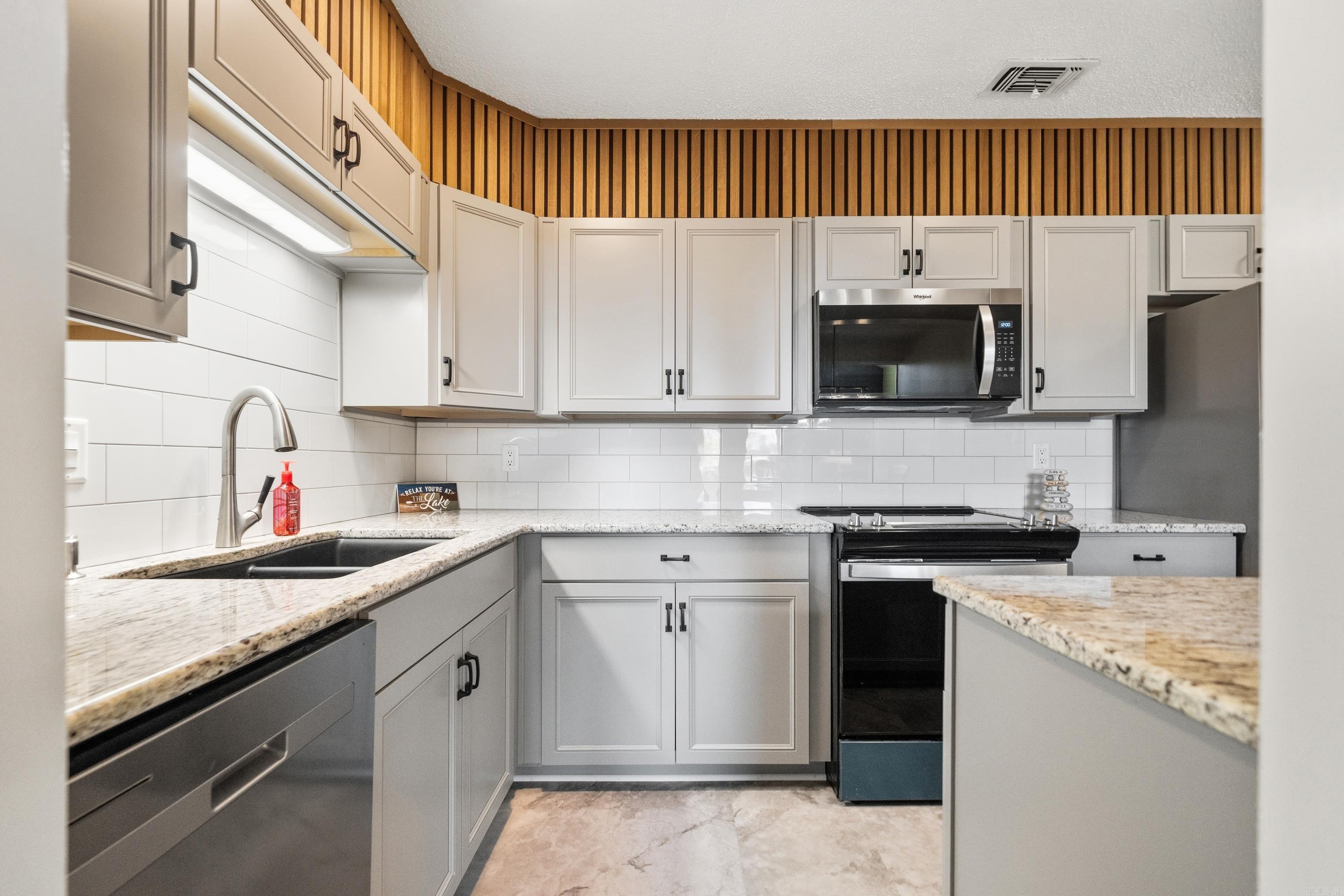 MOONLIGHT BAY COLONY HPR - Residential