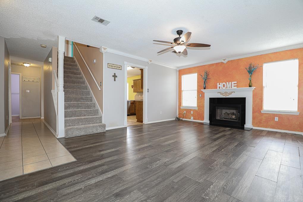CHERRY CREEK - Residential
