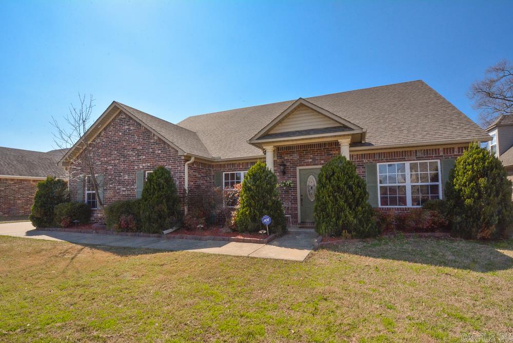 THIS ONE HAS IT ALL! 5BR 3 Baths, casual & formal dining rooms, large laundry w/ extra cabinets, & a huge additional bonus room w/ walk-in closet. Kitchen has plenty of space w/ lots of cabinets, breakfast bar, pantry, & Bosch dishwasher. Private Master bed downstairs w/ soaker tub, double vanities, & 2 walk-in closets. 3 car garage, tons of storage. Backyard has shed for even more storage. Located in a cul-de-sac. Enjoy the convenience of being close to shopping, dining, schools, & 3 minutes to the I30.